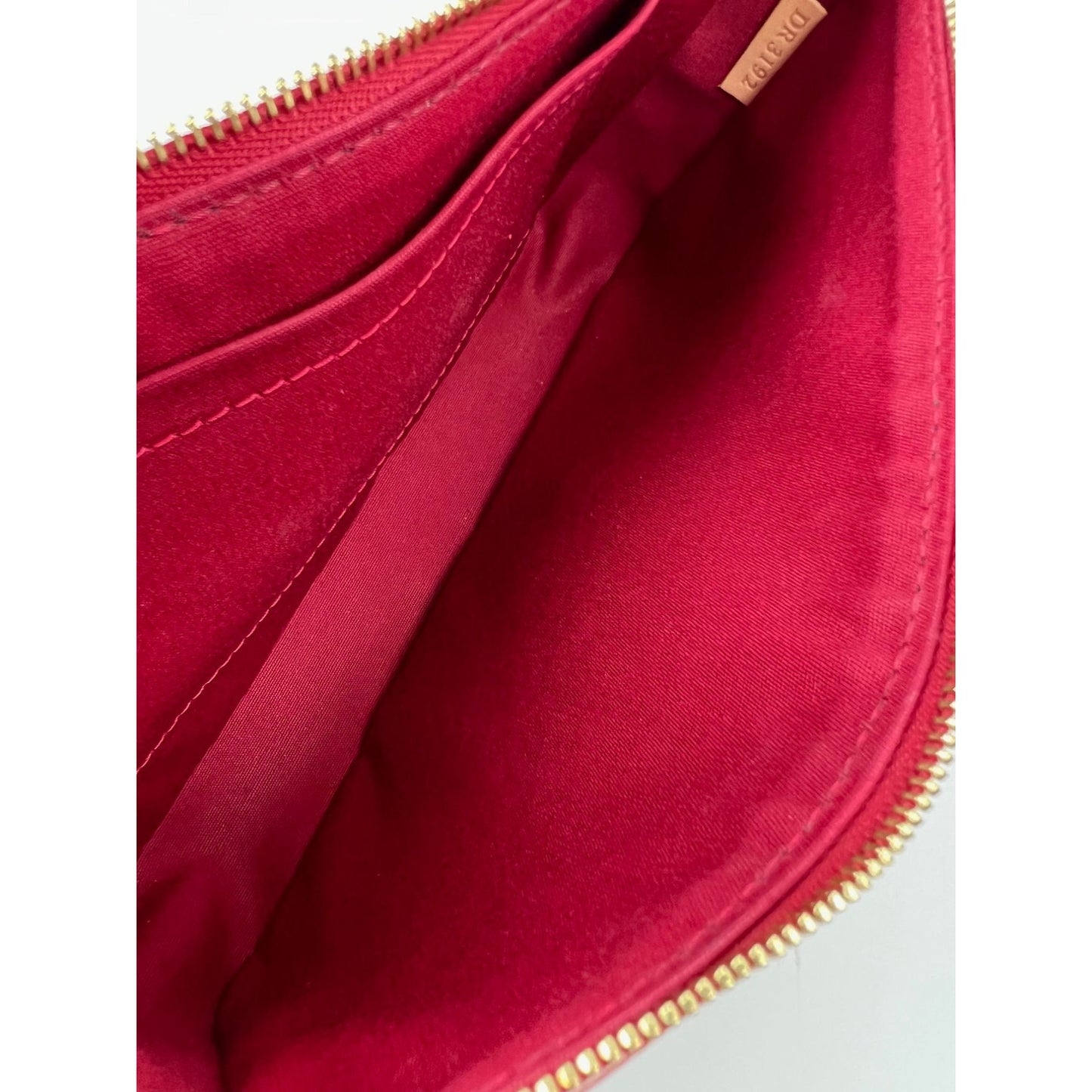 
                  
                    Louis Vuitton Pochette Accessories NM Vernis Rose Indien Shoulder Bag
                  
                