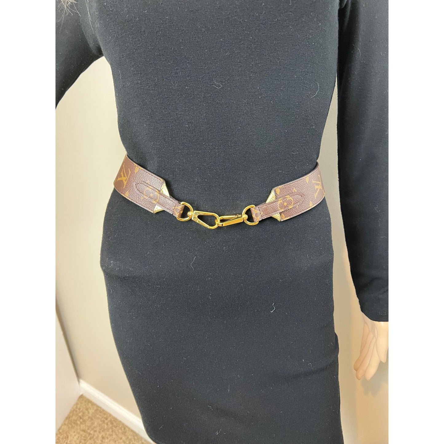 
                  
                    Louis Vuitton Bandouliere Reversible Monogram Gold Epi Leather Shoulder Strap Brown
                  
                