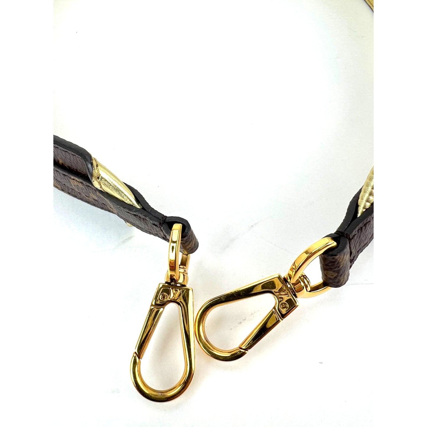 
                  
                    Louis Vuitton Bandouliere Reversible Monogram Gold Epi Leather Shoulder Strap Brown
                  
                