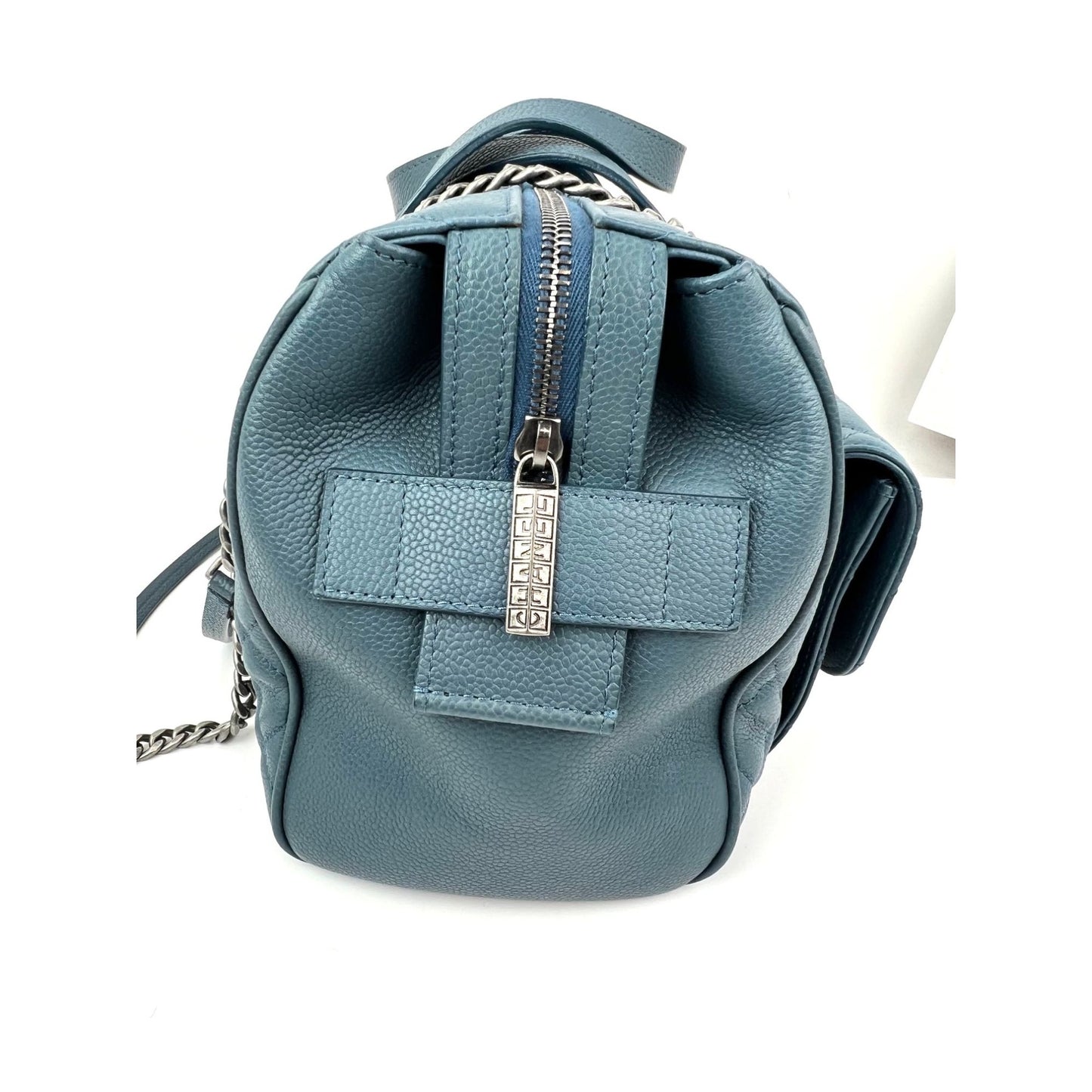 
                  
                    Chanel Quilted Caviar Large Blue Bowling Bag Ruthenium
                  
                
