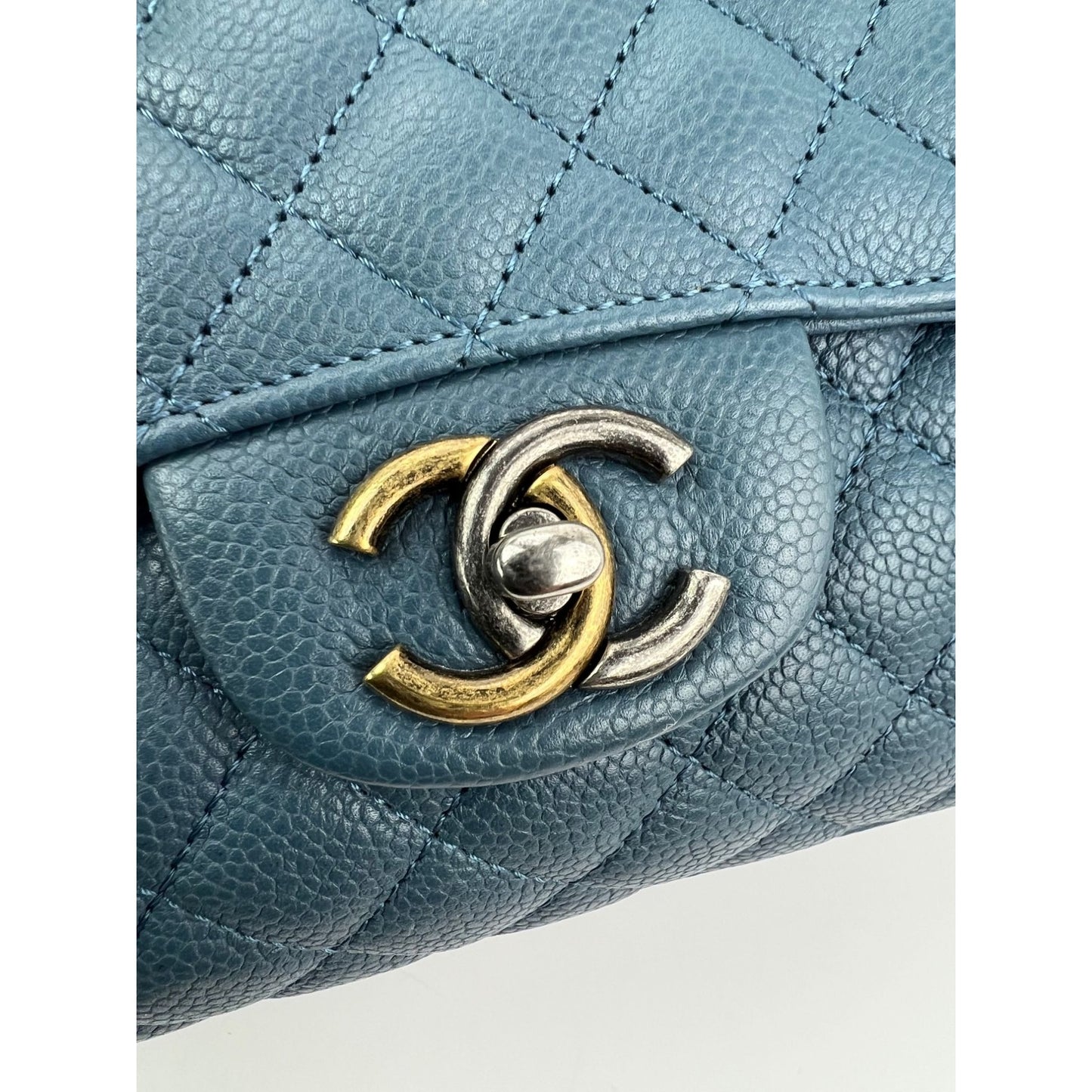 
                  
                    Chanel Quilted Caviar Large Blue Bowling Bag Ruthenium
                  
                