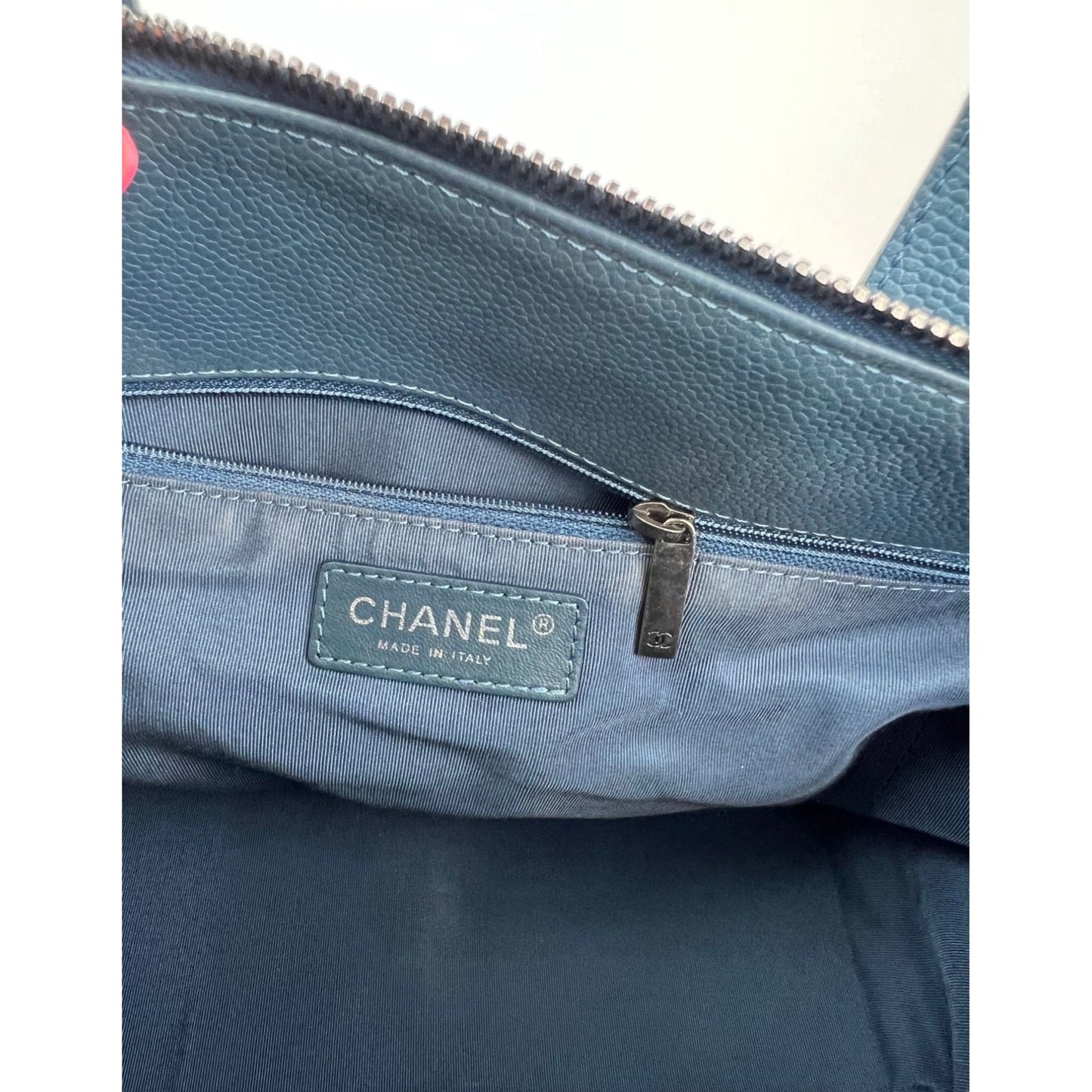 
                  
                    Chanel Quilted Caviar Large Blue Bowling Bag Ruthenium
                  
                