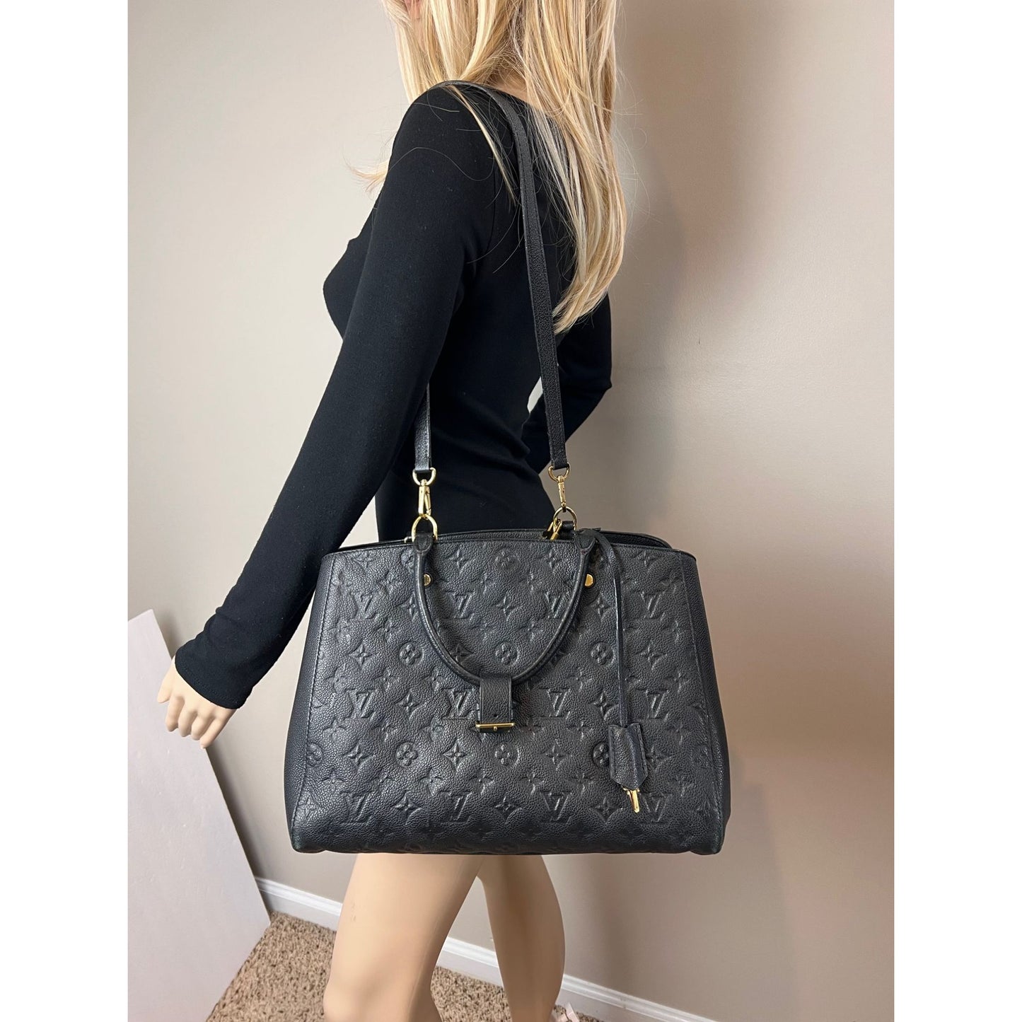 
                  
                    Louis Vuitton Montaigne GM Black Empriente Leather Shouder bag
                  
                