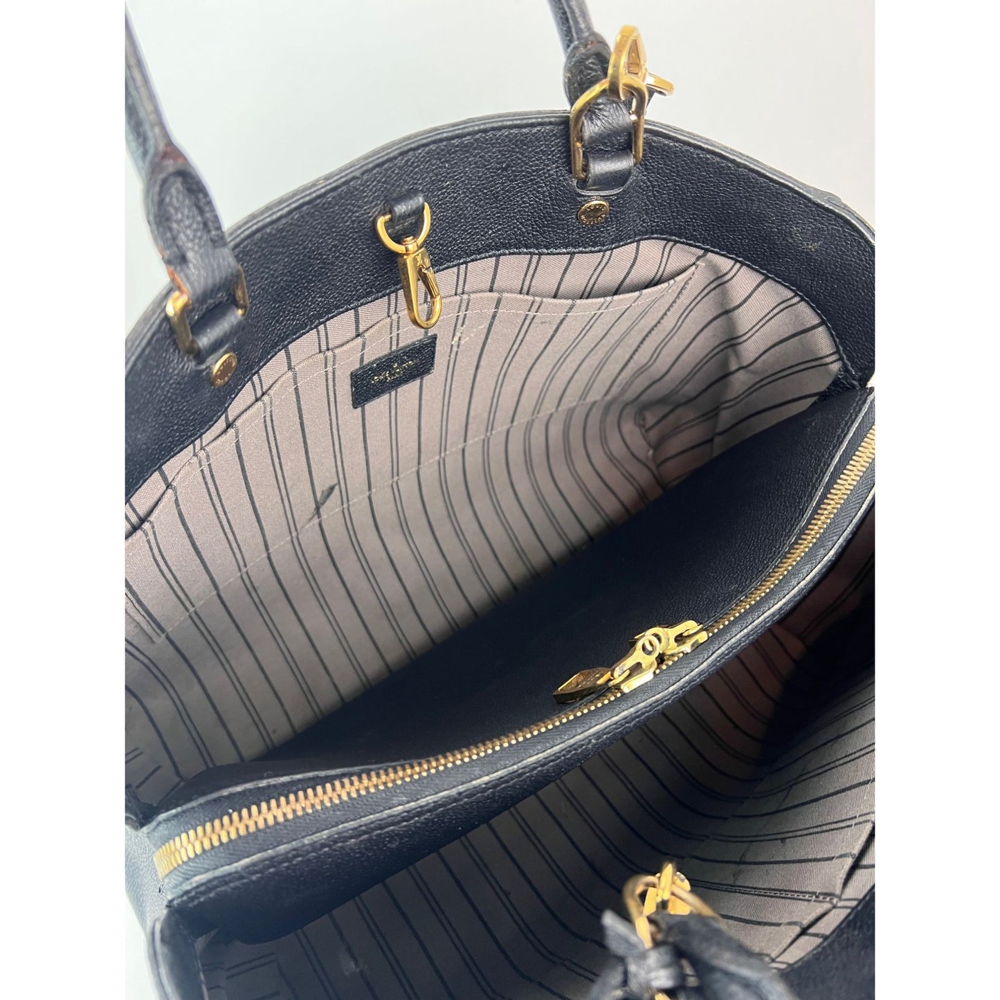
                  
                    Louis Vuitton Montaigne GM Black Empriente Leather Shouder bag
                  
                