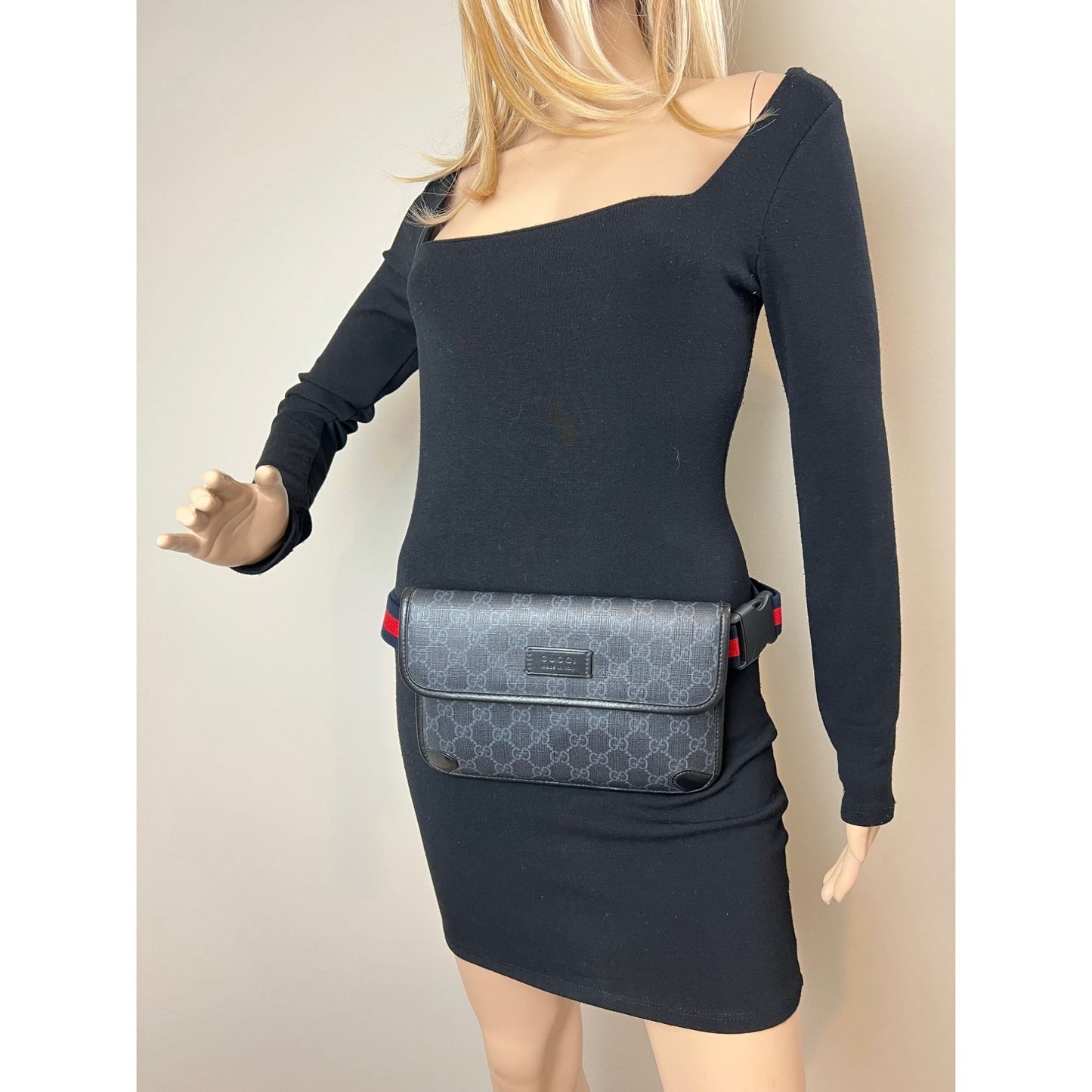 
                  
                    Gucci GG Supreme Web Slim Black Grey Belt Bag
                  
                