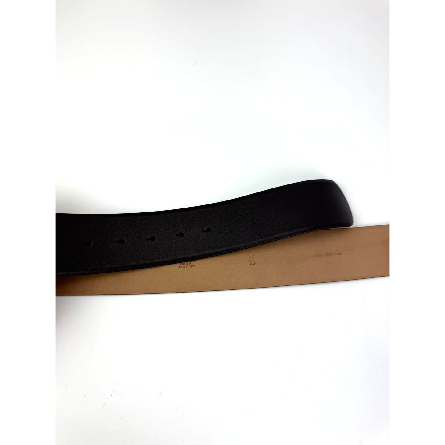 
                  
                    Chanel Interlocking CC Logo Brown Leather Belt 95/38  Vintage
                  
                