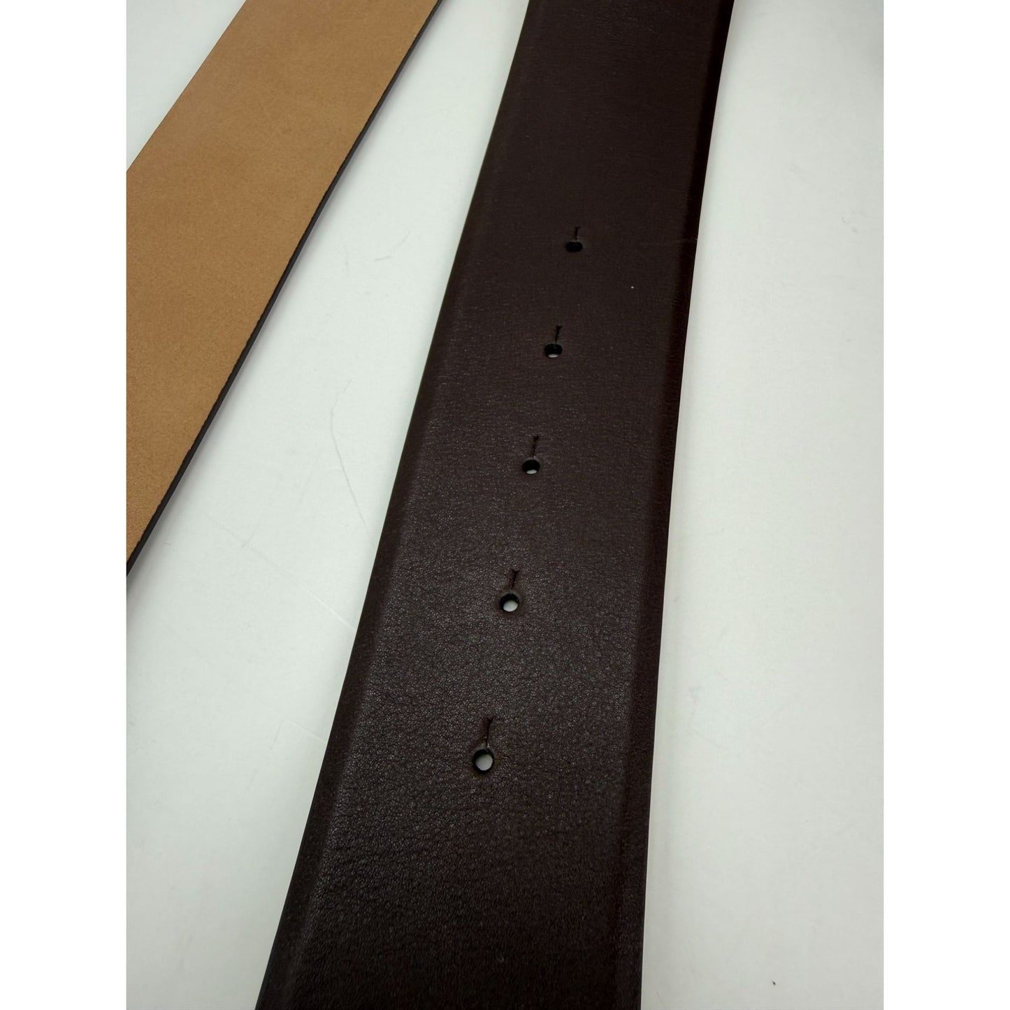 
                  
                    Chanel Interlocking CC Logo Brown Leather Belt 95/38  Vintage
                  
                