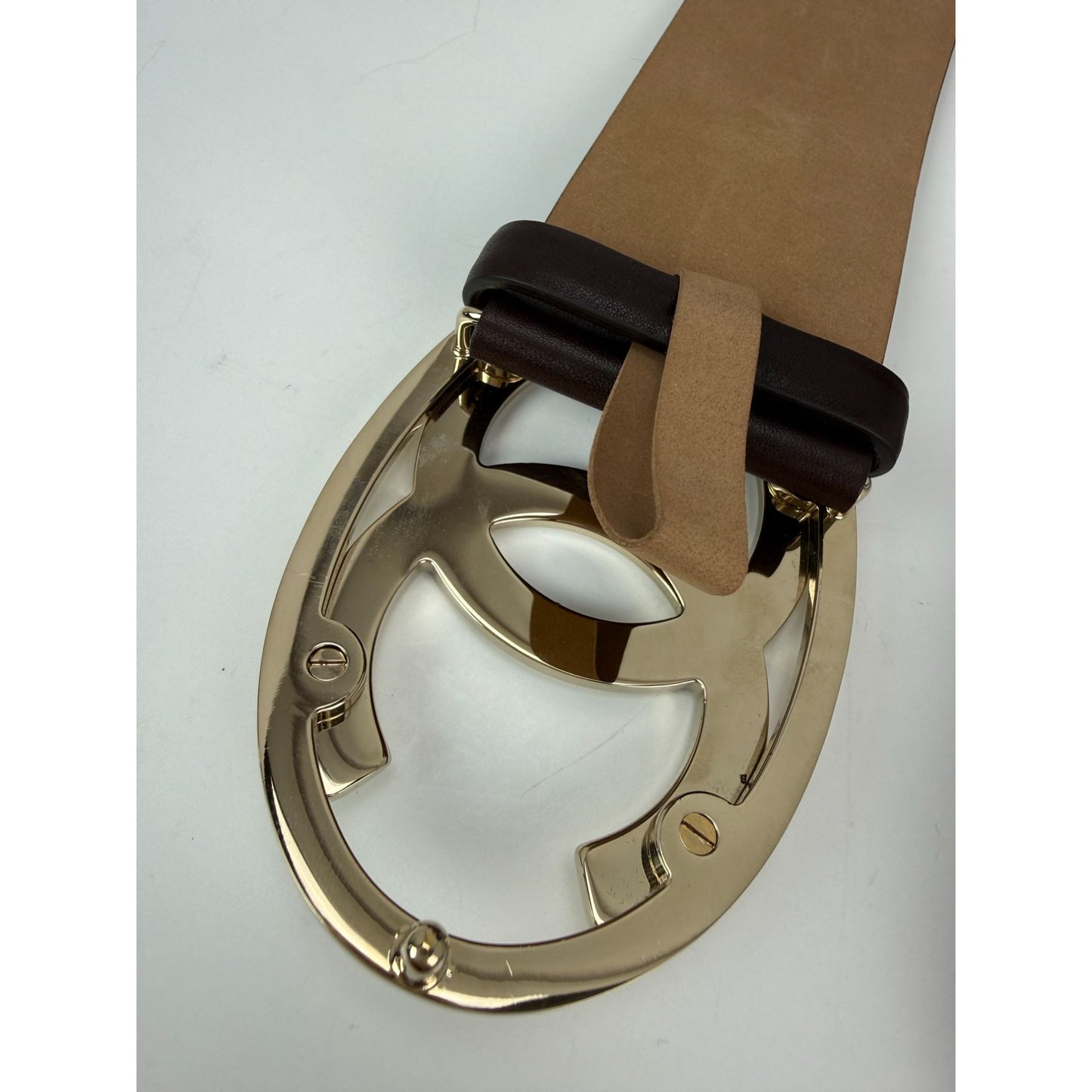 
                  
                    Chanel Interlocking CC Logo Brown Leather Belt 95/38  Vintage
                  
                