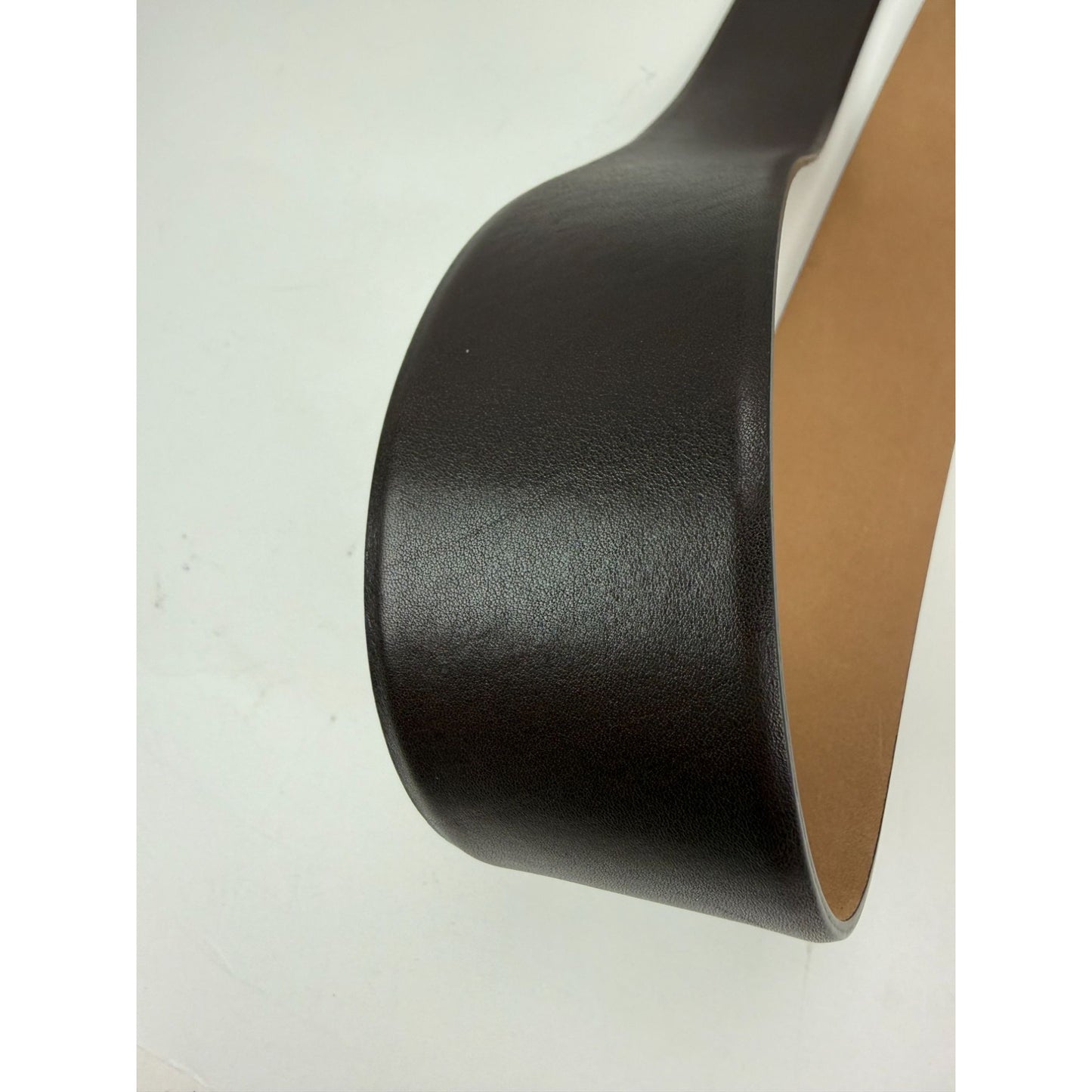 
                  
                    Chanel Interlocking CC Logo Brown Leather Belt 95/38  Vintage
                  
                