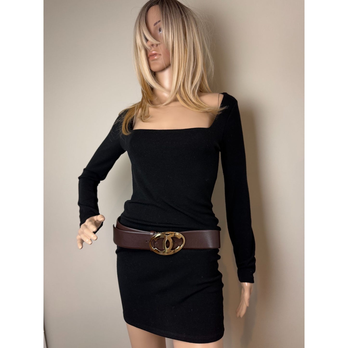 
                  
                    Chanel Interlocking CC Logo Brown Leather Belt 95/38  Vintage
                  
                