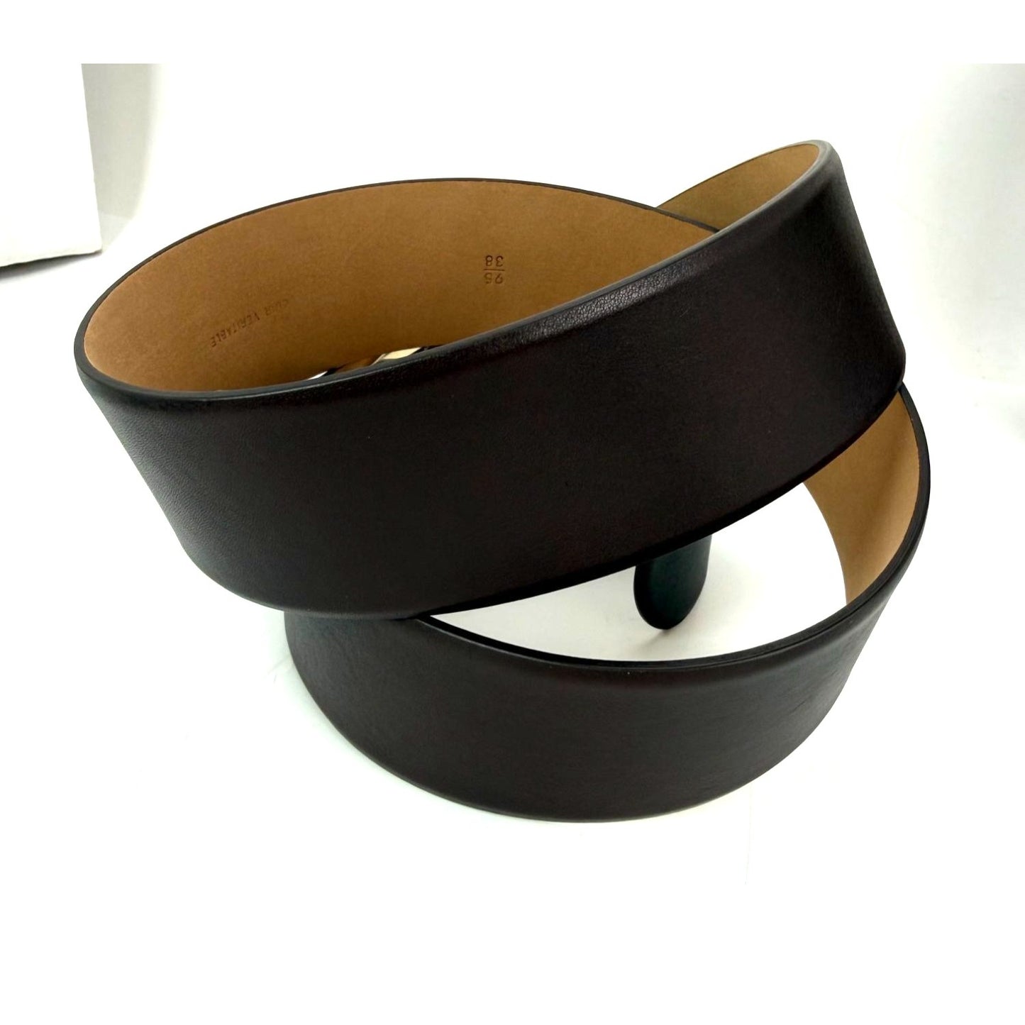 
                  
                    Chanel Interlocking CC Logo Brown Leather Belt 95/38  Vintage
                  
                