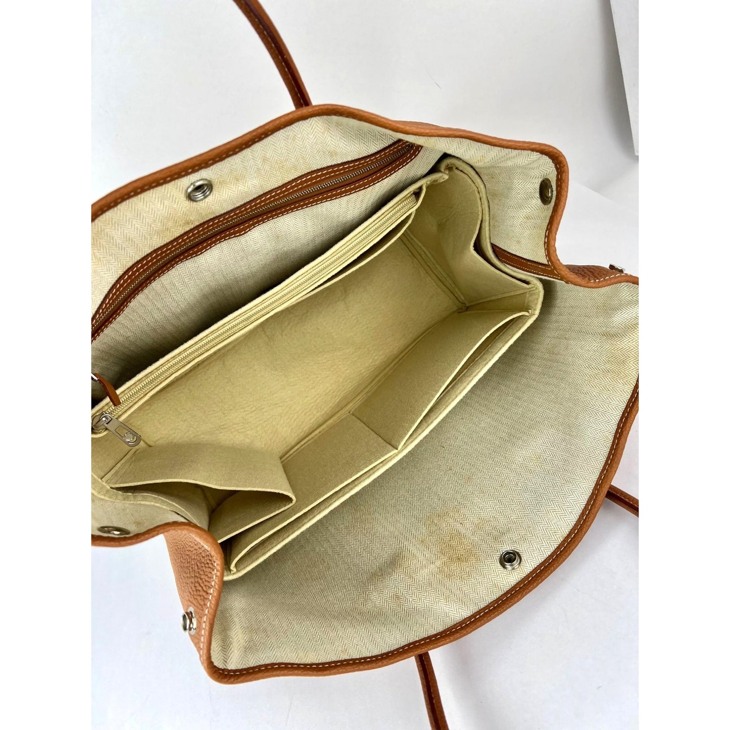 
                  
                    Hermes Negonda Garden Party MM 36 Gold Leather Tote
                  
                