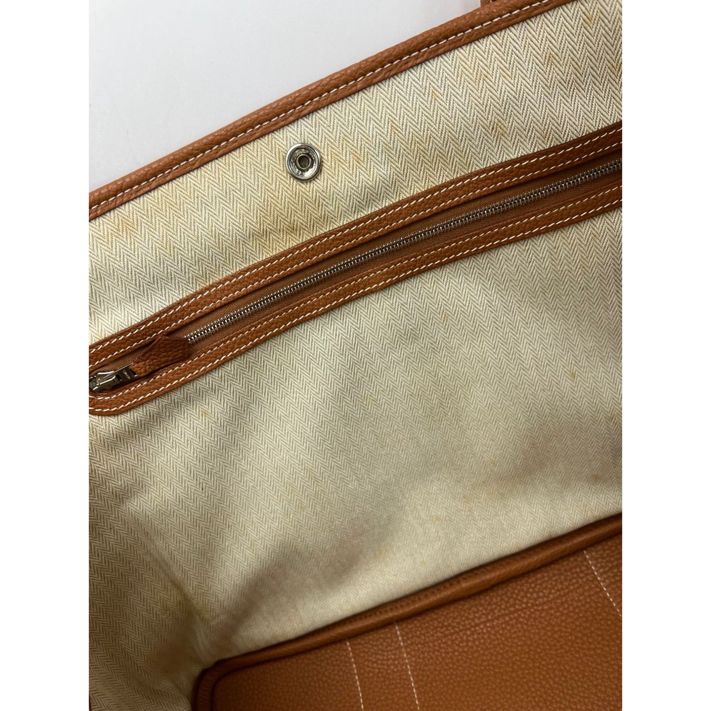
                  
                    Hermes Negonda Garden Party MM 36 Gold Leather Tote
                  
                