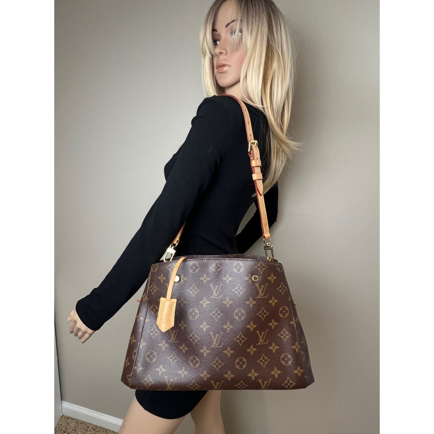 
                  
                    Louis Vuitton Montaigne MM Monogram Shoulder Bag
                  
                