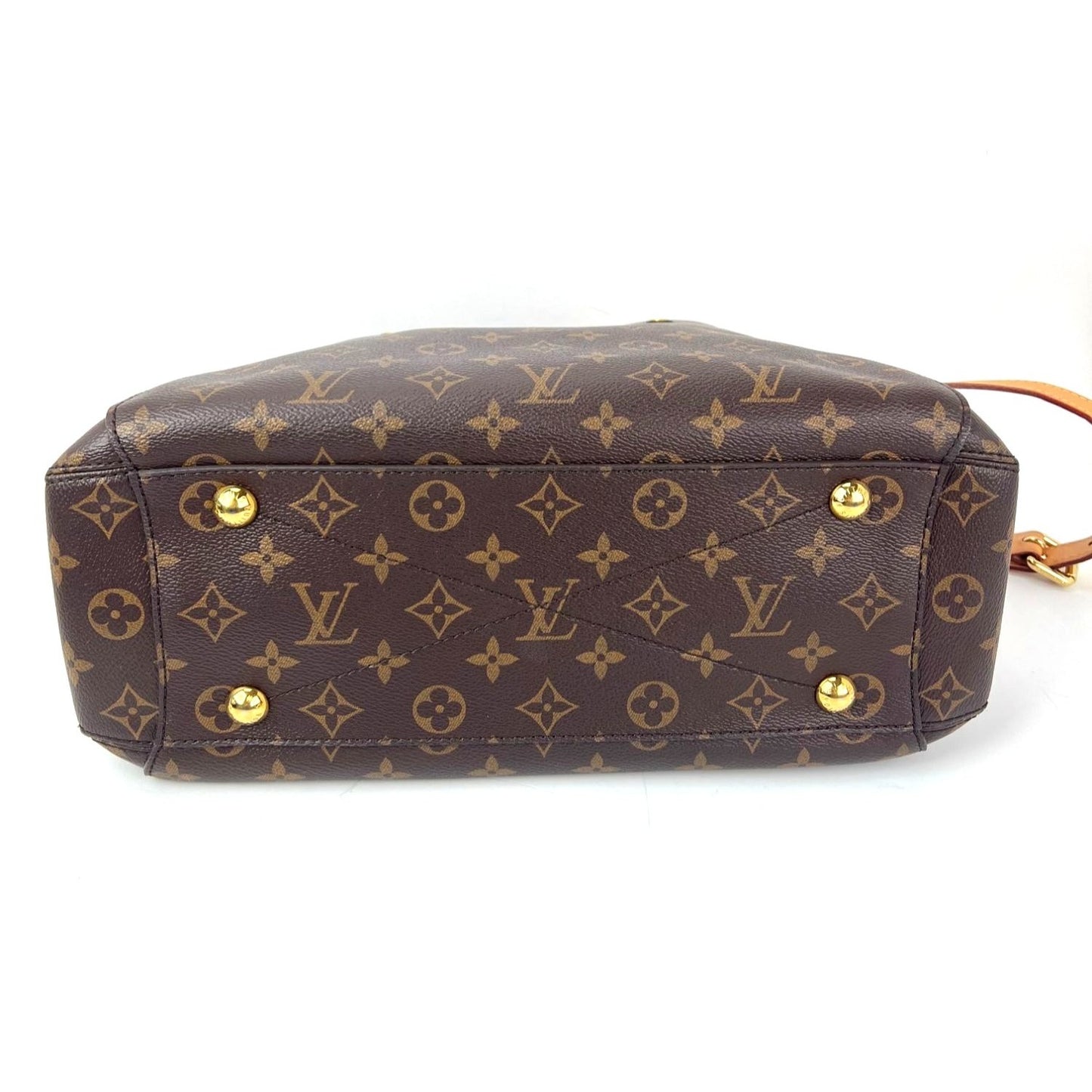 
                  
                    Louis Vuitton Montaigne MM Monogram Shoulder Bag
                  
                