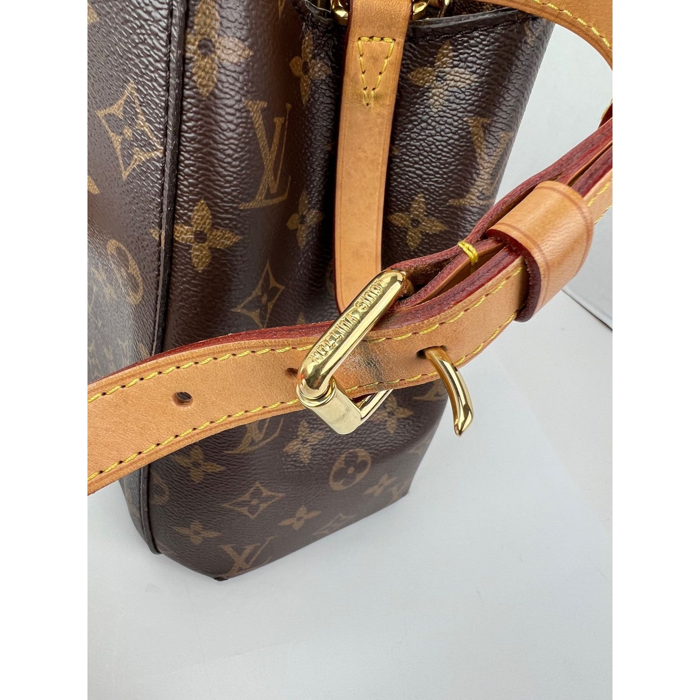
                  
                    Louis Vuitton Montaigne MM Monogram Shoulder Bag
                  
                