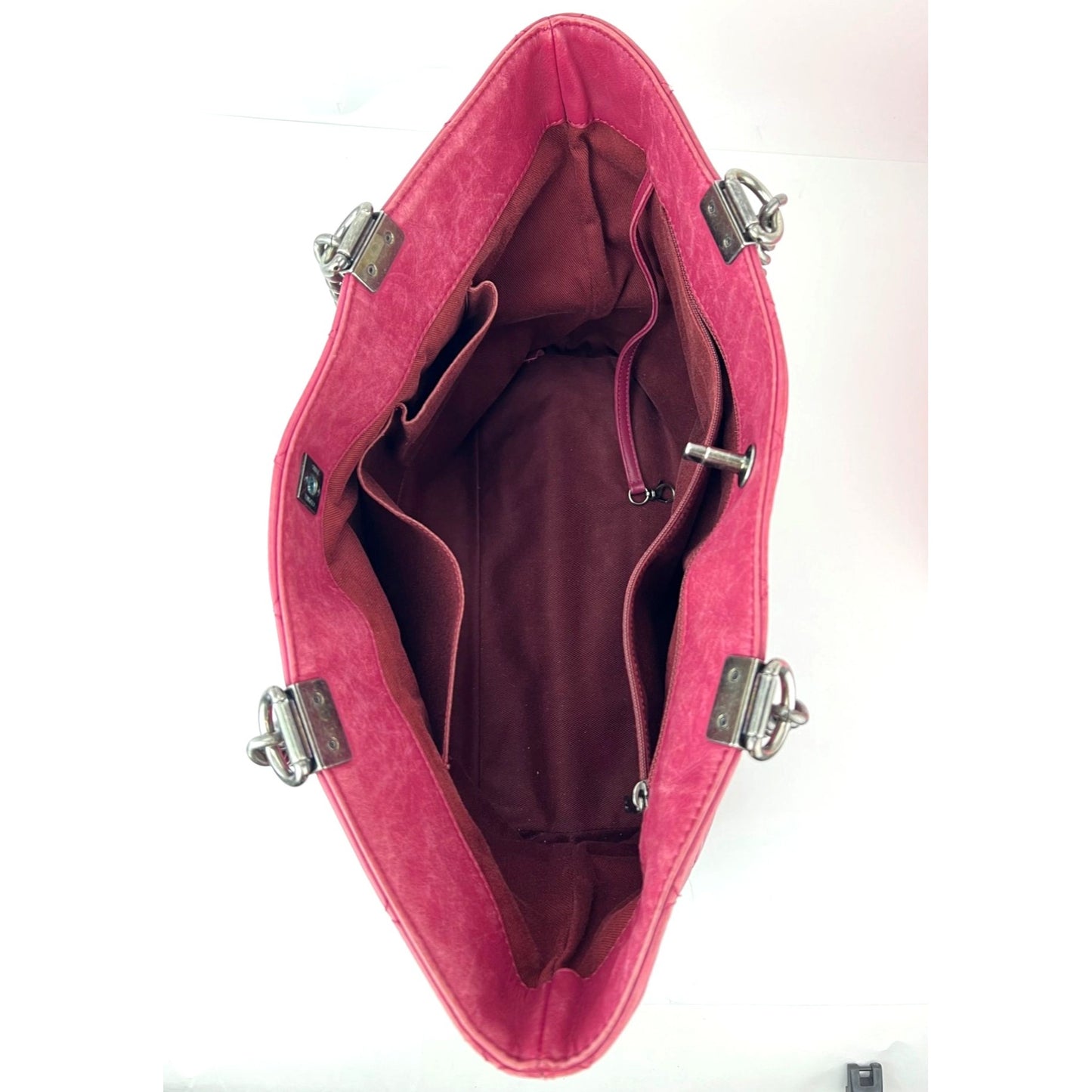 
                  
                    Chanel Shopping in Chains Quilted Leather Burgundy Tote Bag
                  
                