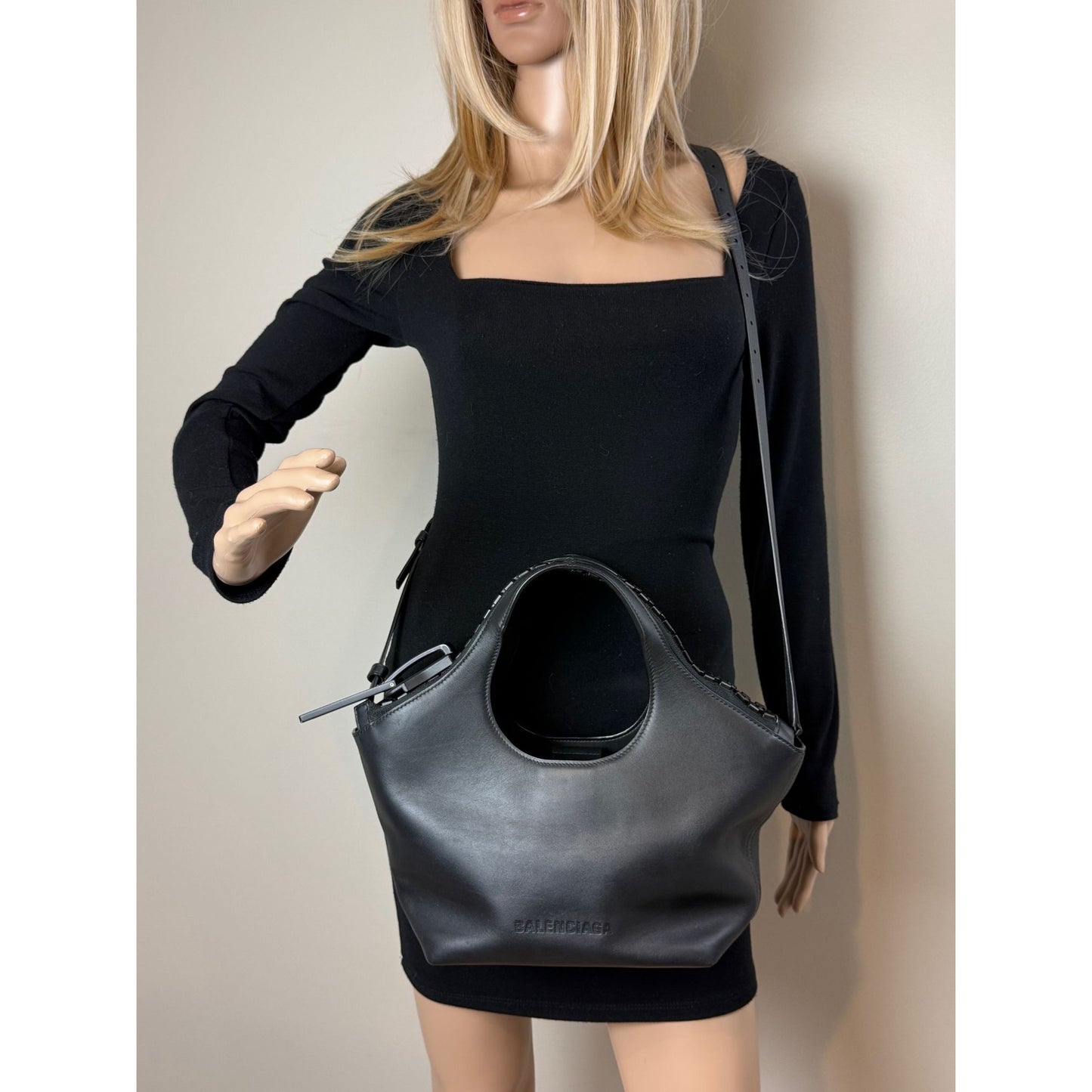 
                  
                    Balenciaga Calfskin Leather Megazip Black Shoulder Bag
                  
                