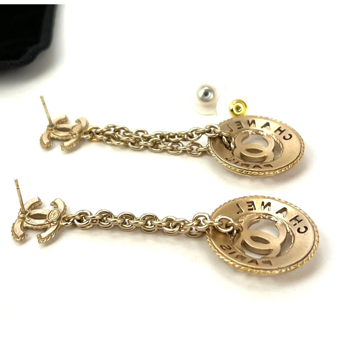 
                  
                    Chanel Gold Chain Logo Dangle CC Earrings
                  
                