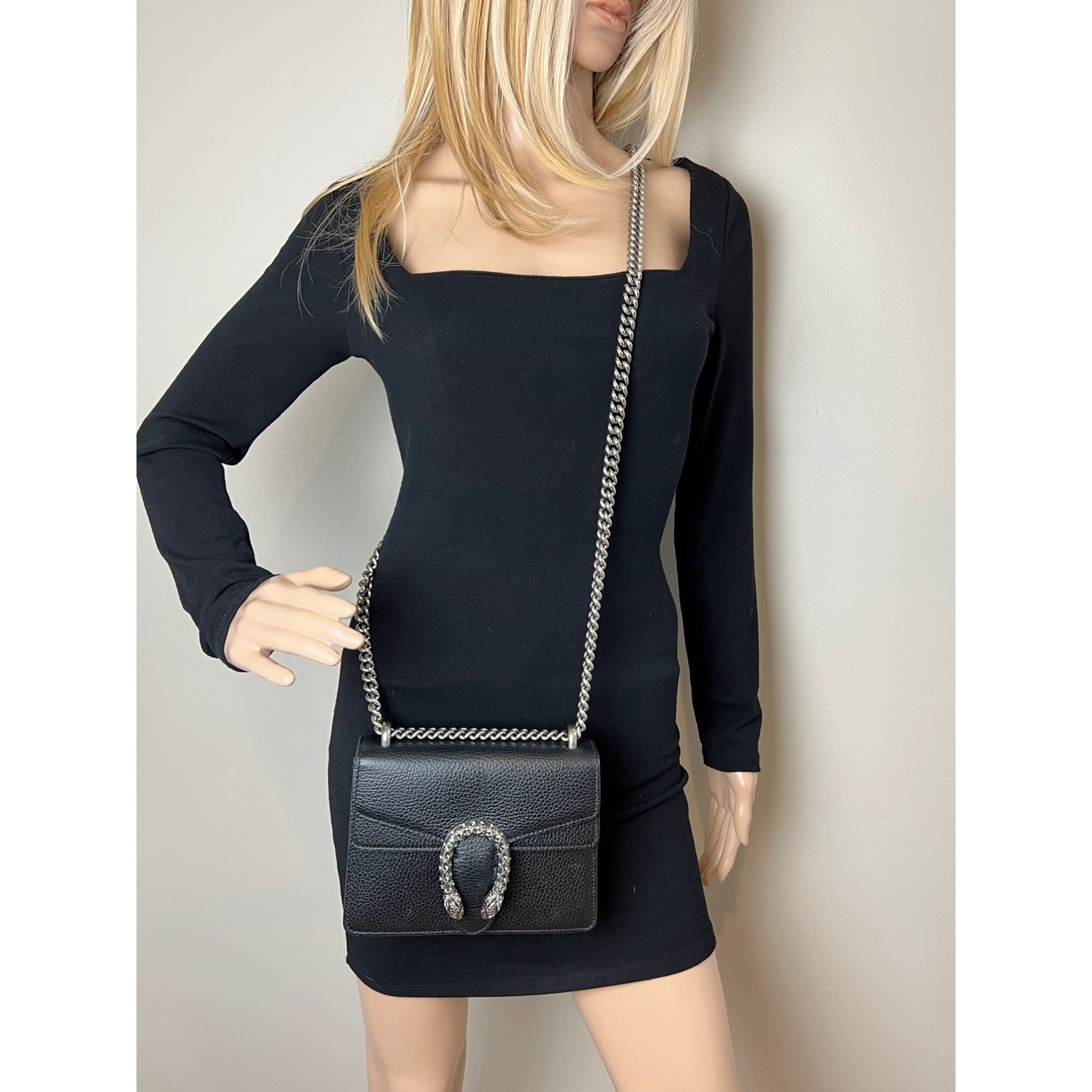 
                  
                    Gucci Dionysus Cyrstals Black Leather Small Shoulder Bag
                  
                