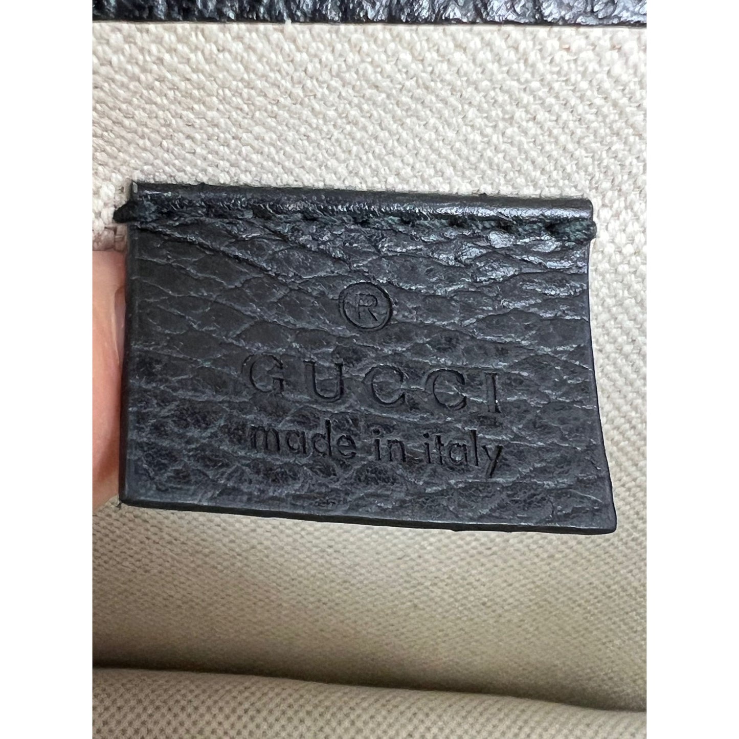 
                  
                    Gucci Dionysus Cyrstals Black Leather Small Shoulder Bag
                  
                
