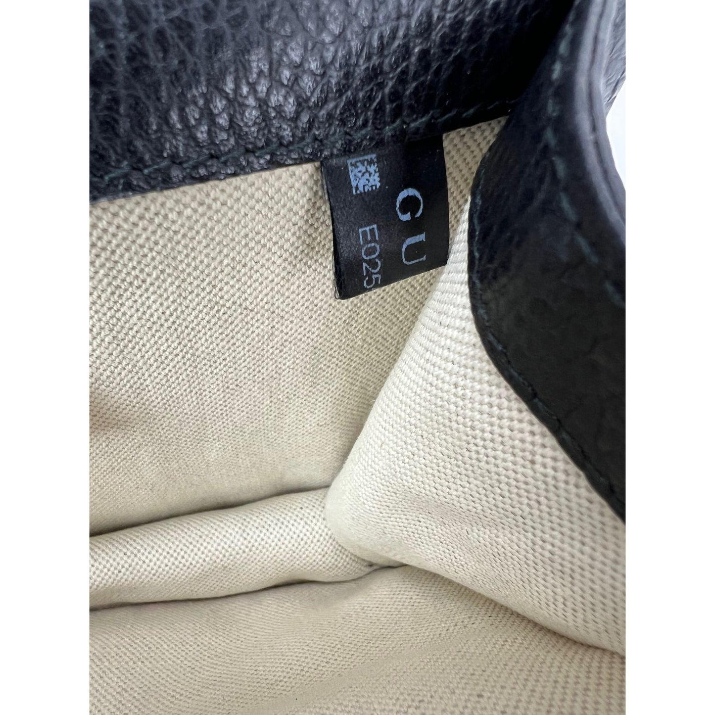 
                  
                    Gucci Dionysus Cyrstals Black Leather Small Shoulder Bag
                  
                