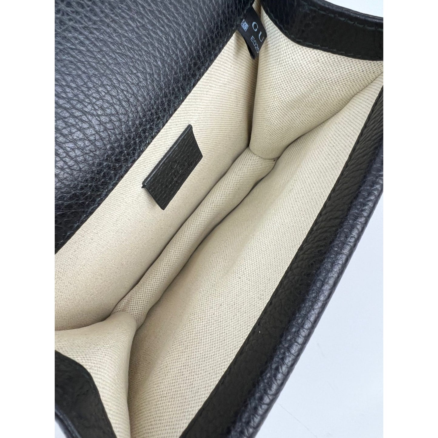 
                  
                    Gucci Dionysus Cyrstals Black Leather Small Shoulder Bag
                  
                