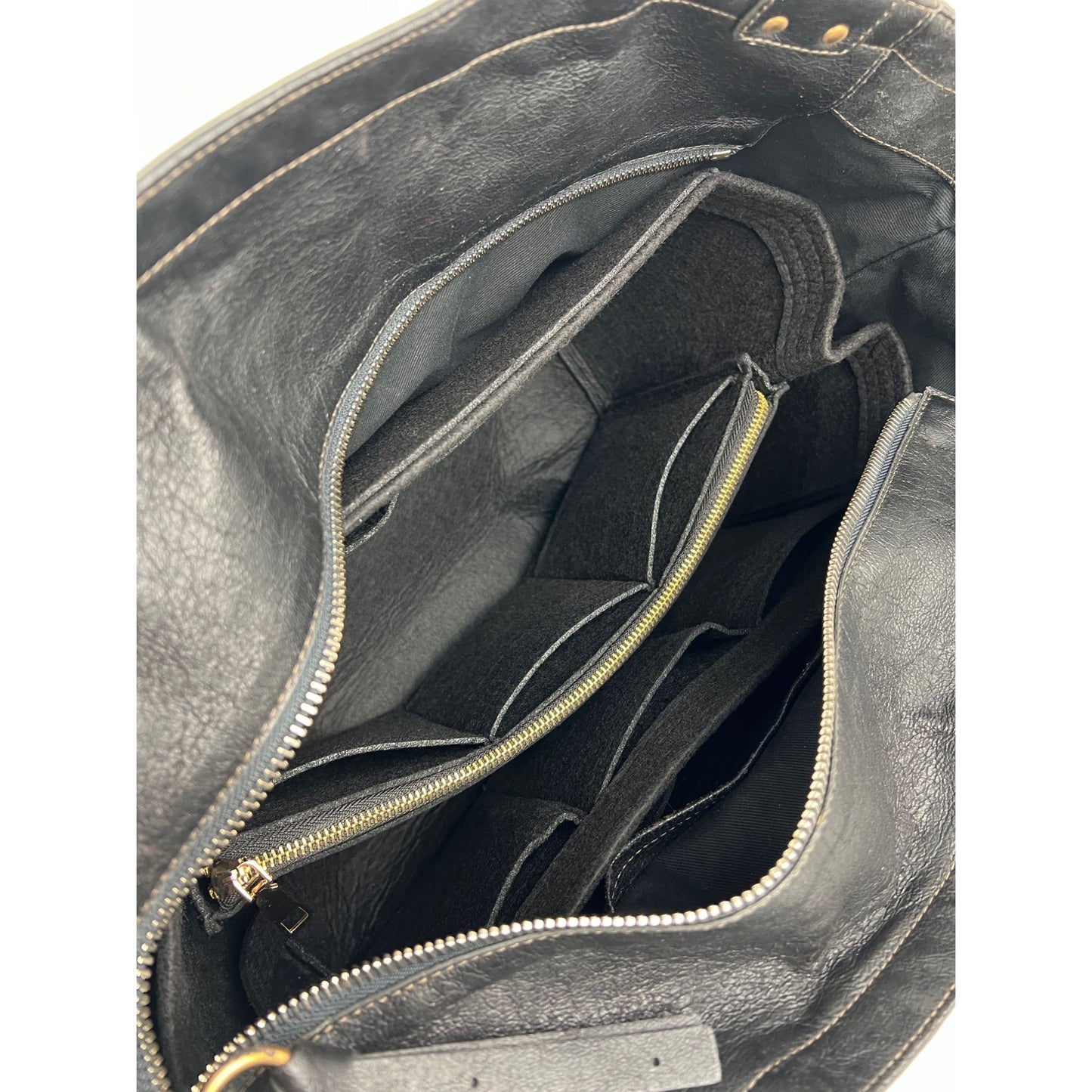 
                  
                    Chloe Eclipse Logo Embellished Black Leather Tote  EBAY LIVE
                  
                