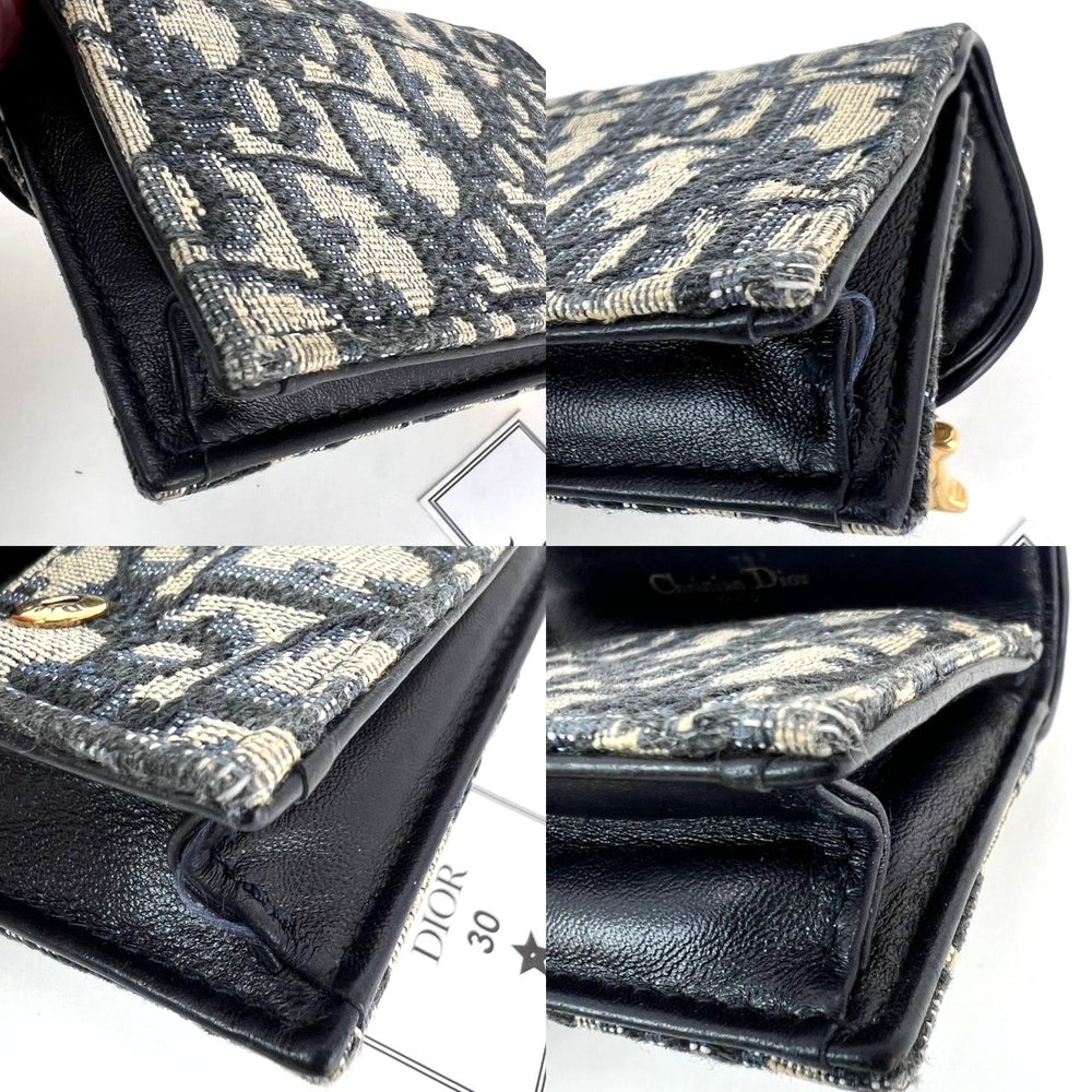 
                  
                    Wallet Listings
                  
                