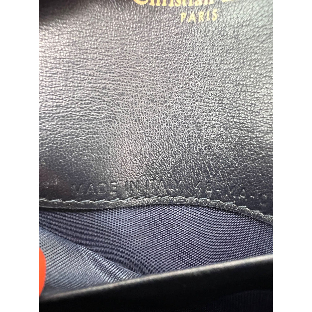 
                  
                    Wallet Listings
                  
                