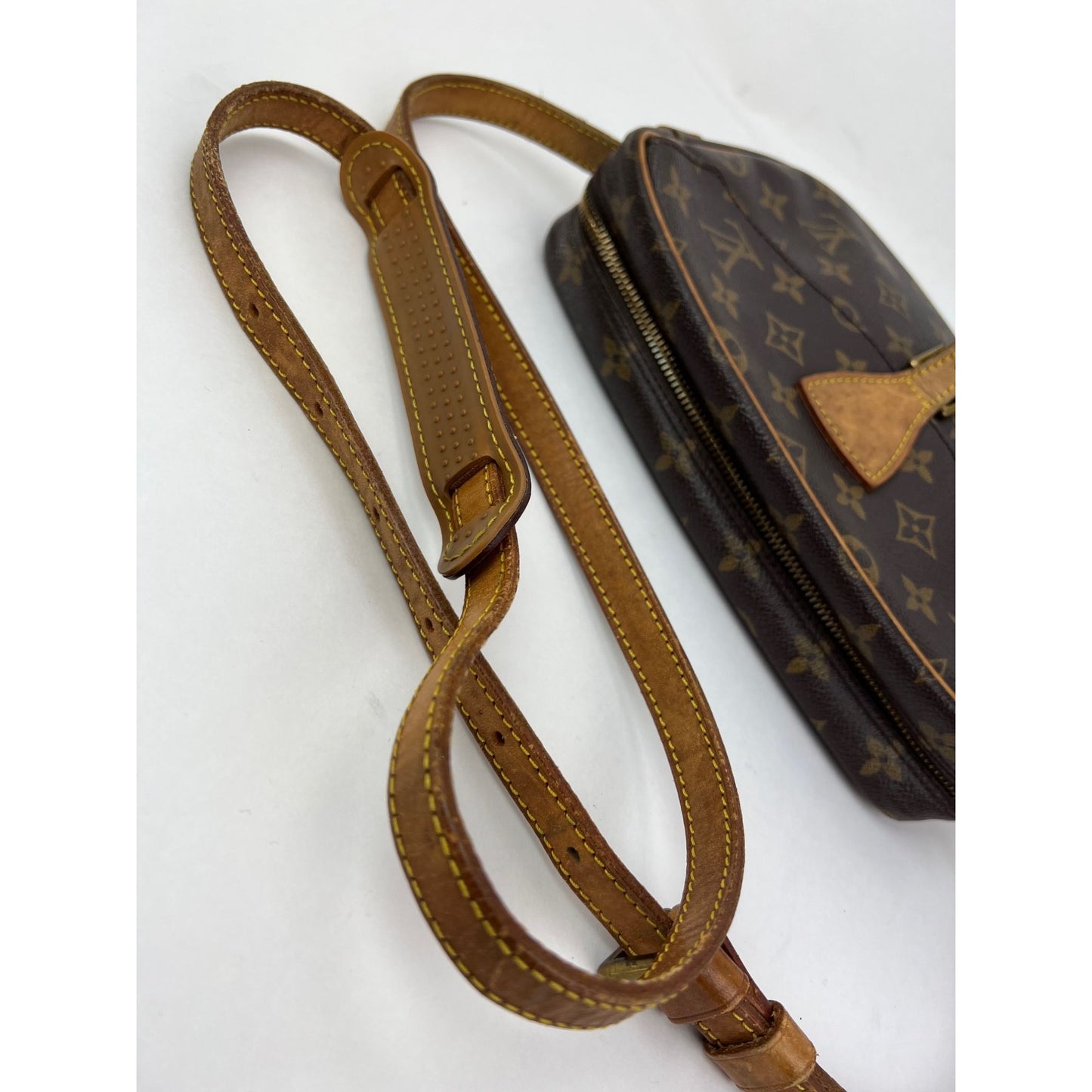 
                  
                    Louis Vuitton Jeune Fille MM Monogram Crossbody Bag Vintage
                  
                