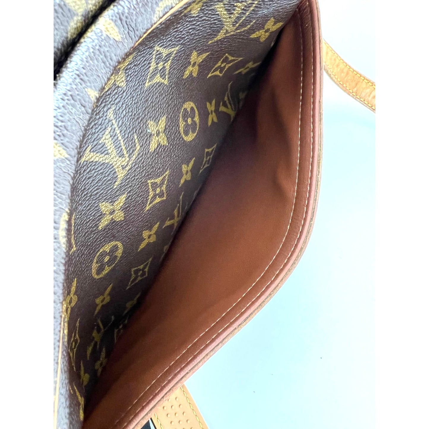 
                  
                    Louis Vuitton Jeune Fille MM Monogram Crossbody Bag Vintage
                  
                