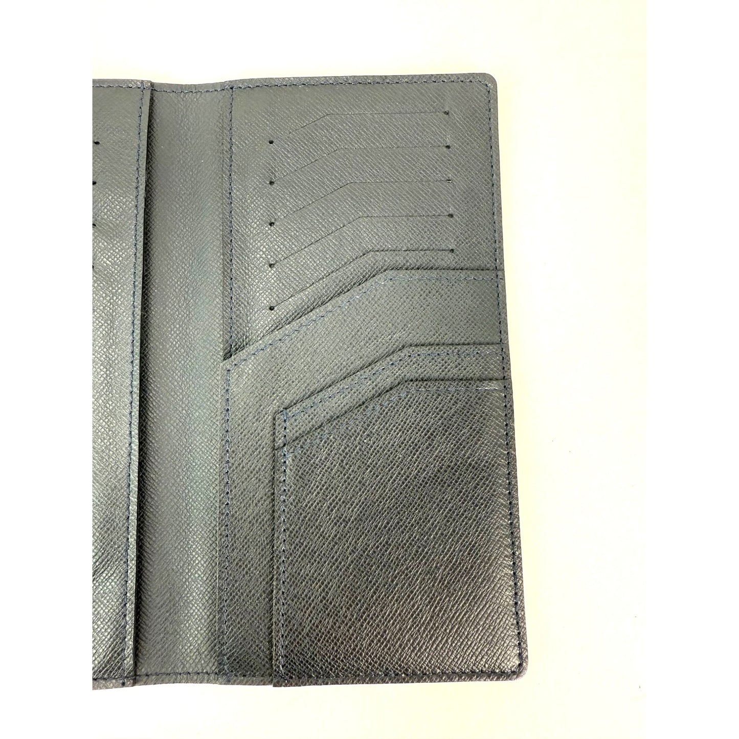 
                  
                    LOUIS VUITTON Taiga Brazza Long Bifold Dark Blue Leather Wallet
                  
                