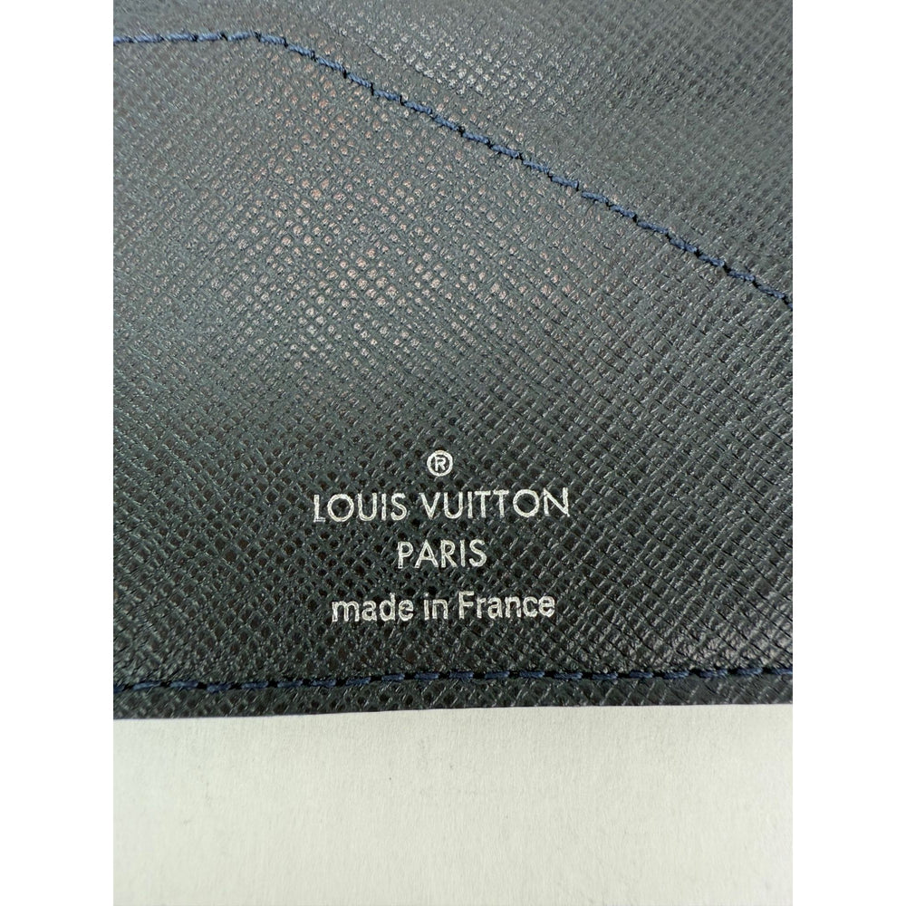 
                  
                    LOUIS VUITTON Taiga Brazza Long Bifold Dark Blue Leather Wallet
                  
                