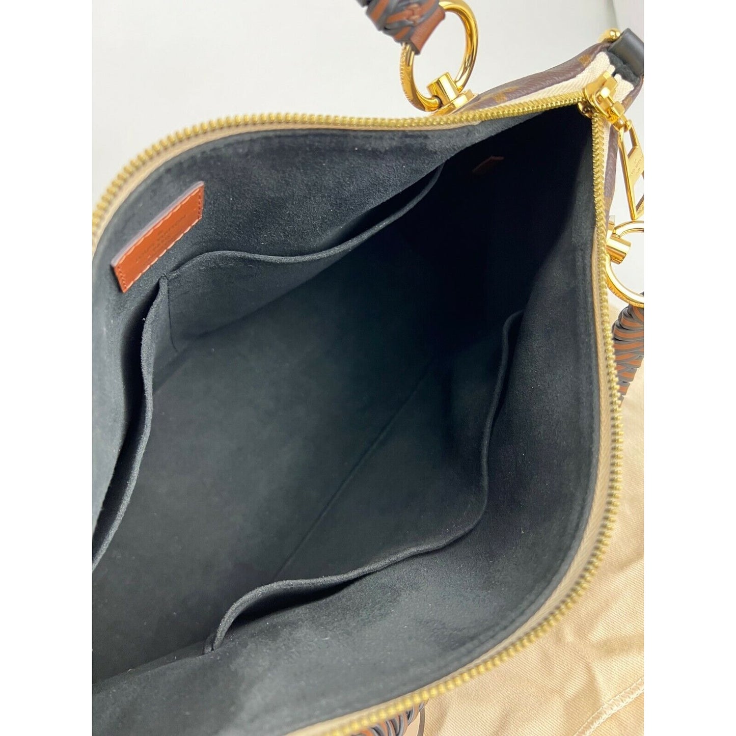 
                  
                    Louis Vuitton Braided V Tote MM Cream Leather Canvas Shoulder Hand Bag
                  
                