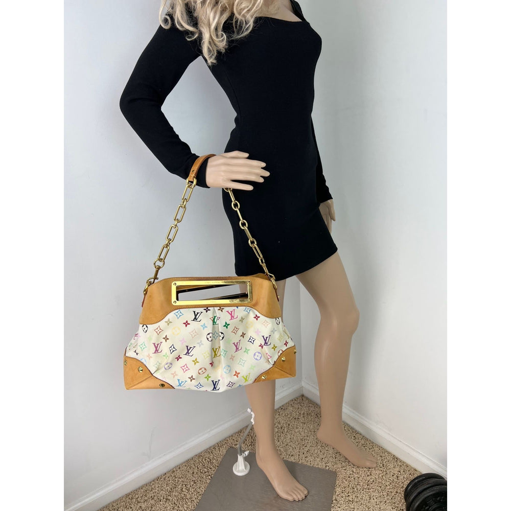 Review of my Louis Vuitton Judy MM in black. 