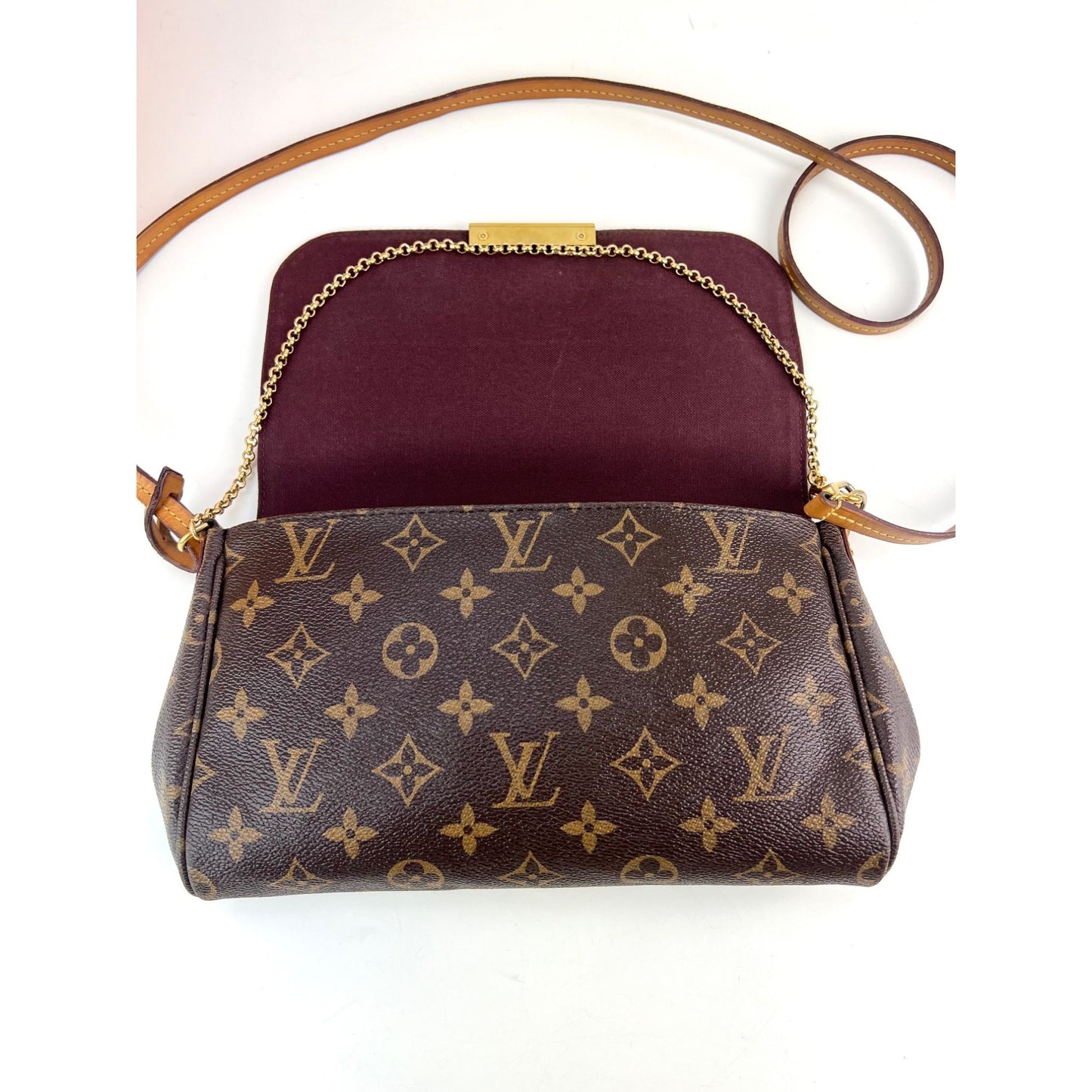 Louis Vuitton Monogram Favorite MM 2way Crossbody Flap Bag Leather  ref.688233 - Joli Closet