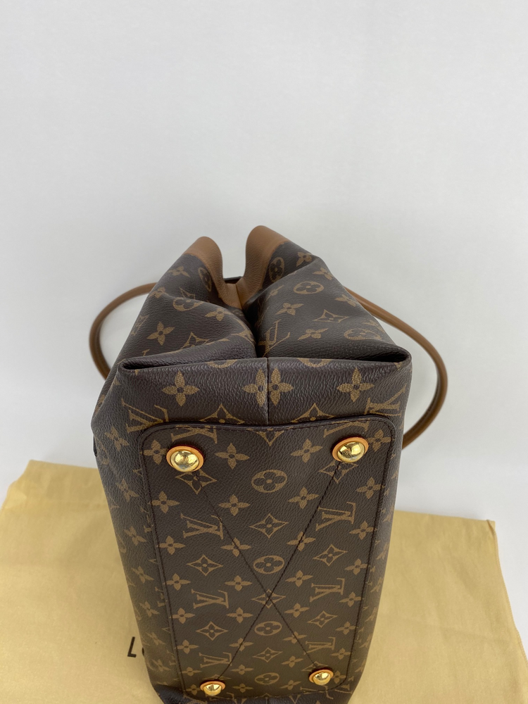 Leather handbag Louis Vuitton Camel in Leather - 35755297
