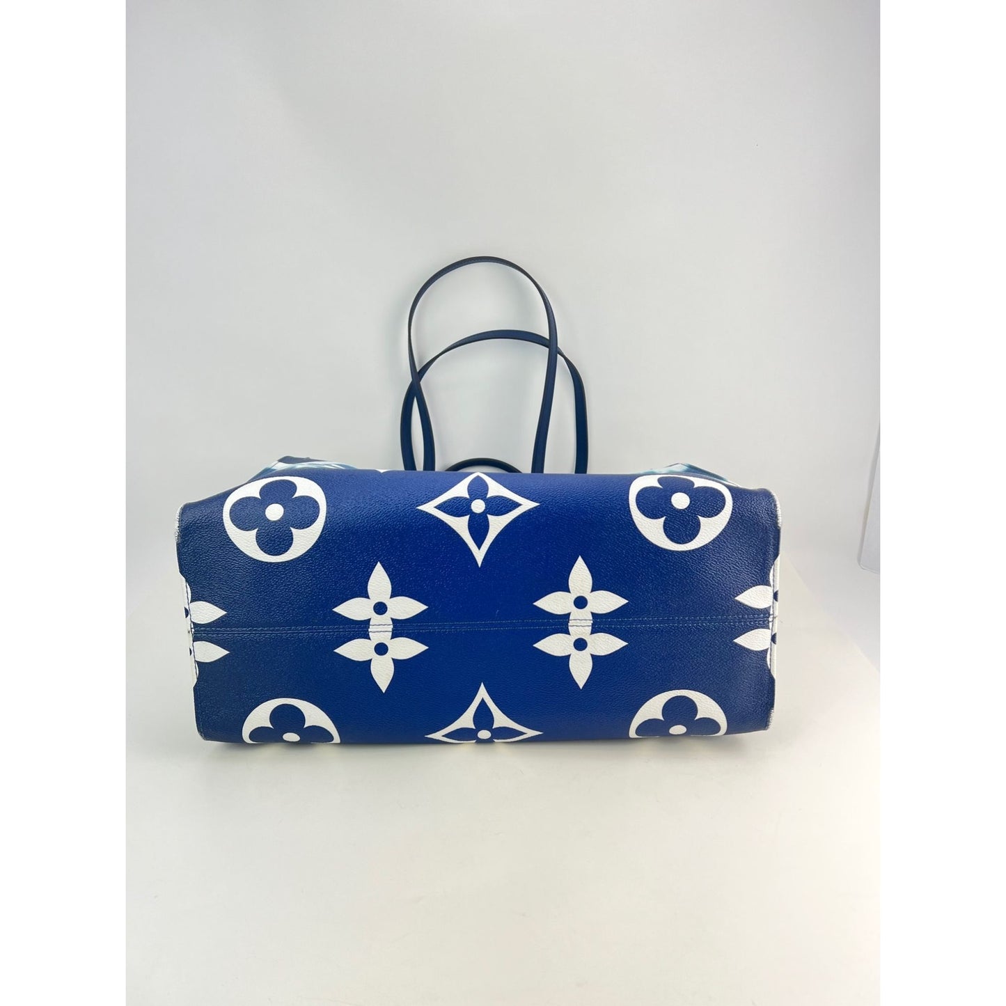 Louis Vuitton Escale Onthego GM Monogram Shoulder Bag
