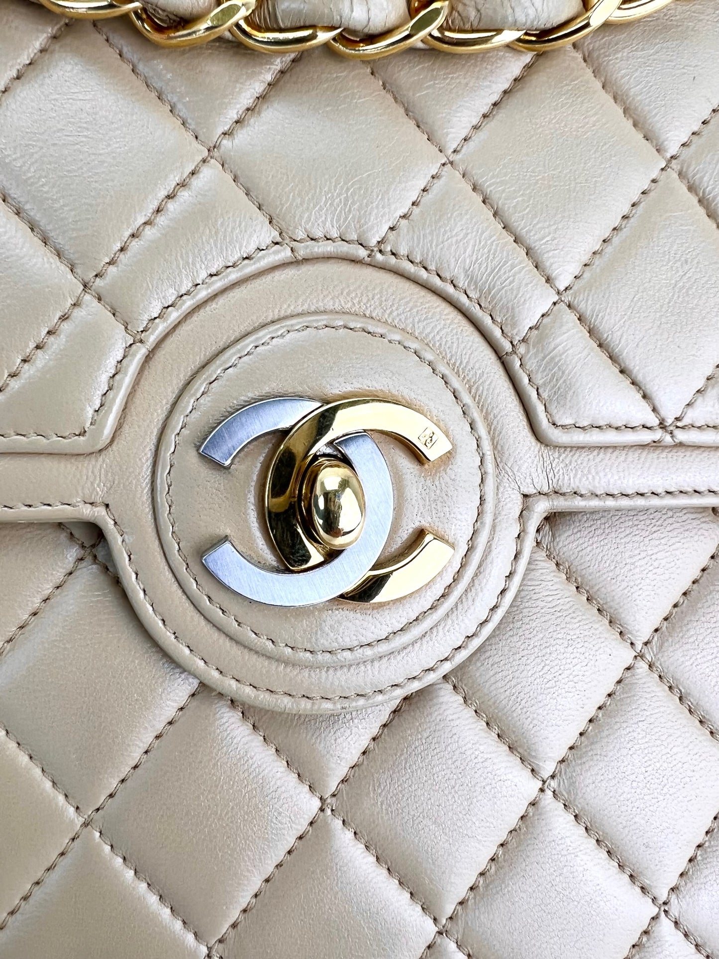 
                  
                    CHANEL Bag Quilted CC Single Flap Chain Shoulder Bag  Purse Beige Lambskin preowned
                  
                