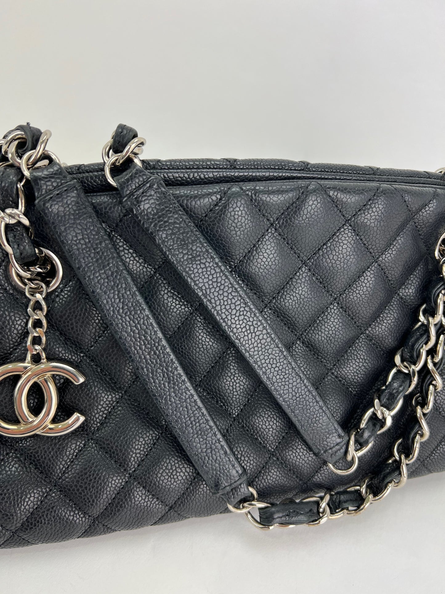 Chanel Pre-owned 1992 Mademoiselle Quilt Shoulder Bag