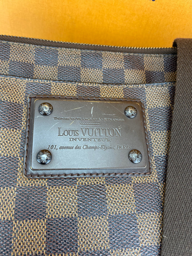 Louis Vuitton Damier Canvas Brooklyn Pochette Plate Messenger Bag