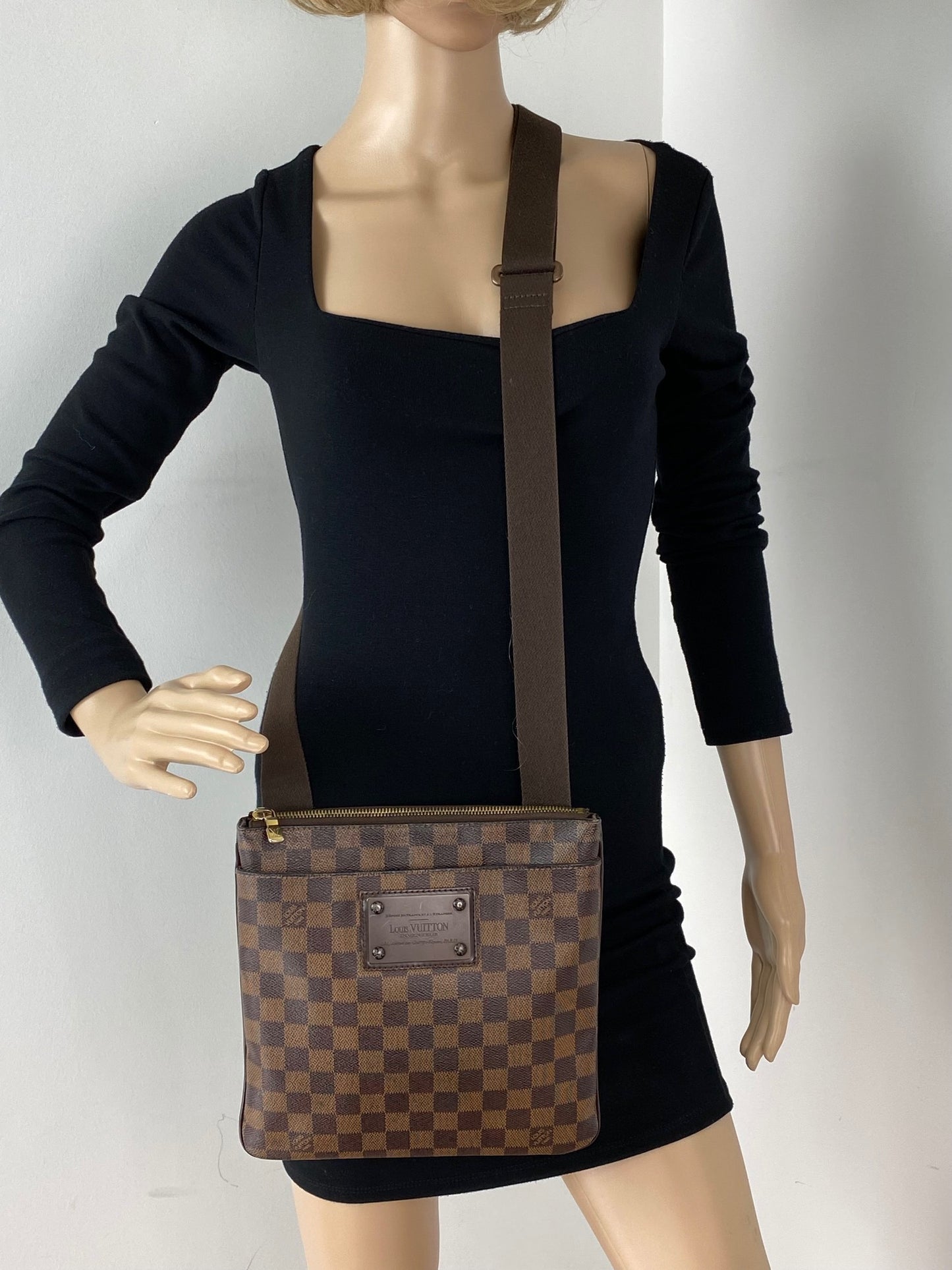 Used Louis Vuitton Pochette Accessoires Damier Ebene Brw/Pvc/Brw Bag