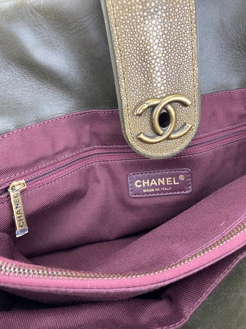 Chanel Chanel Purple Quilted Leather Boston Hand Bag XL Jumbo CC