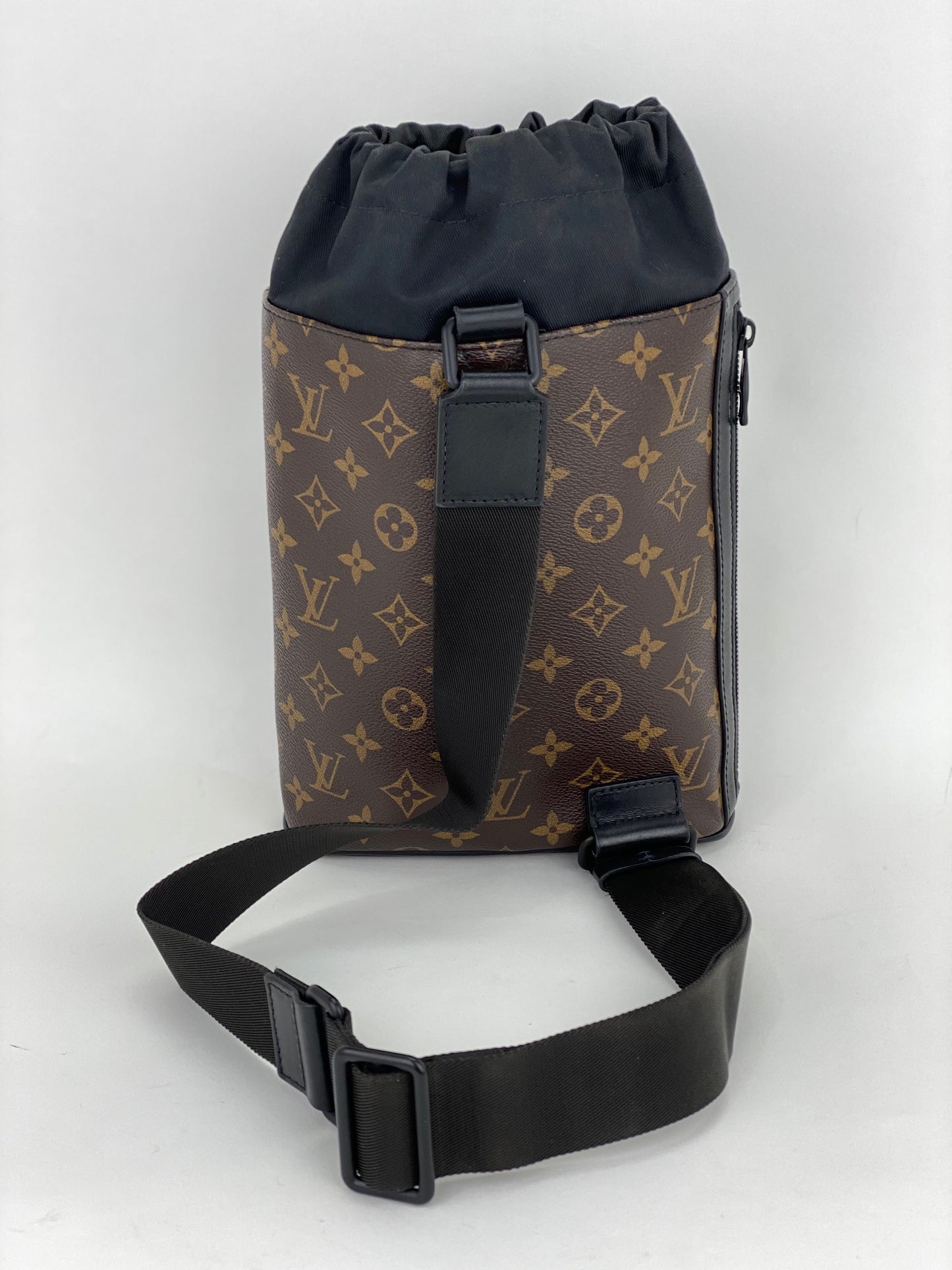 sling backpack louis vuittons