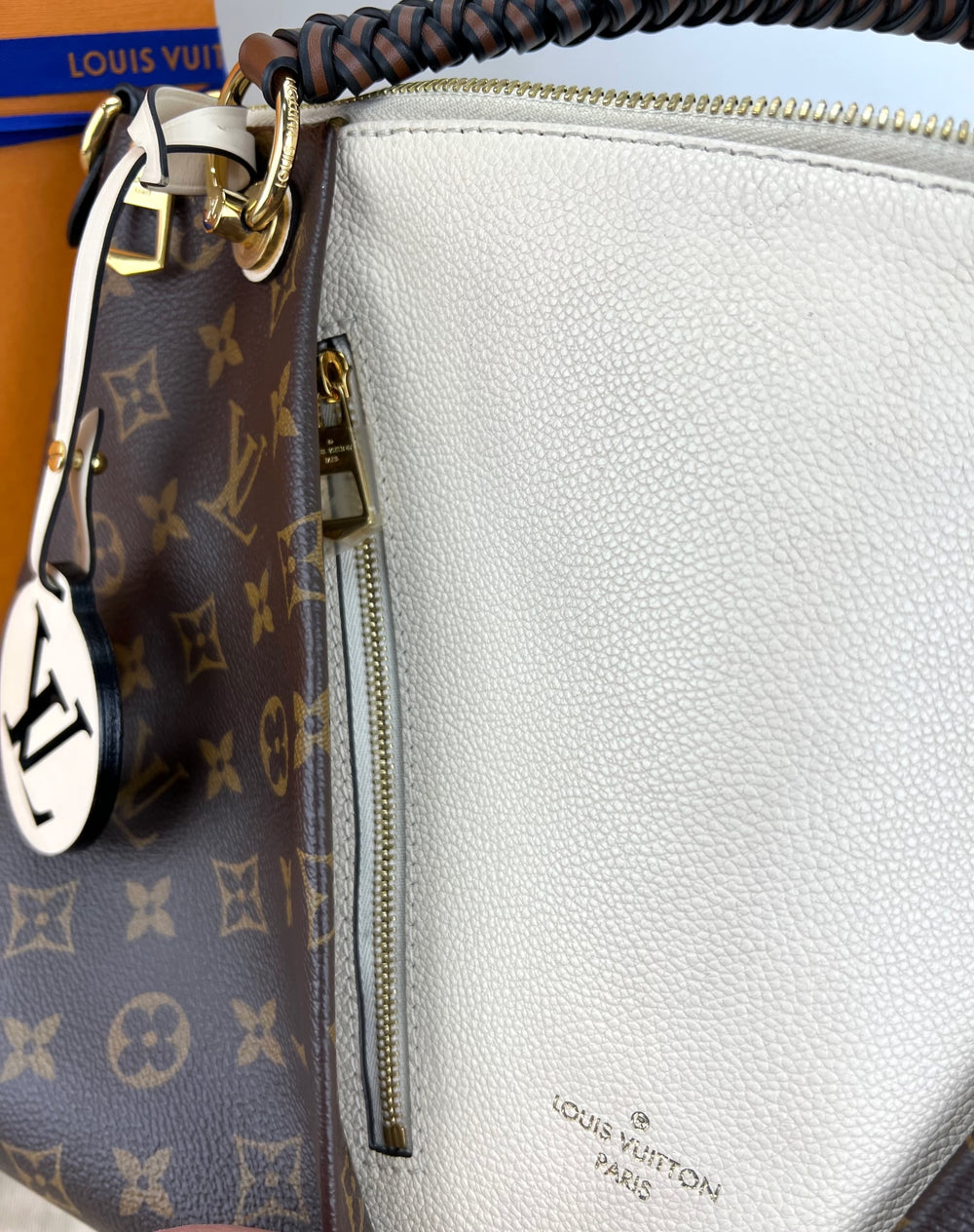 Louis Vuitton Beige Rose Creme V Tote MM Handbag - New Season at 1stDibs   louis vuitton v tote mm price, louis vuitton monogram v tote mm black,  louis vuitton new season bags
