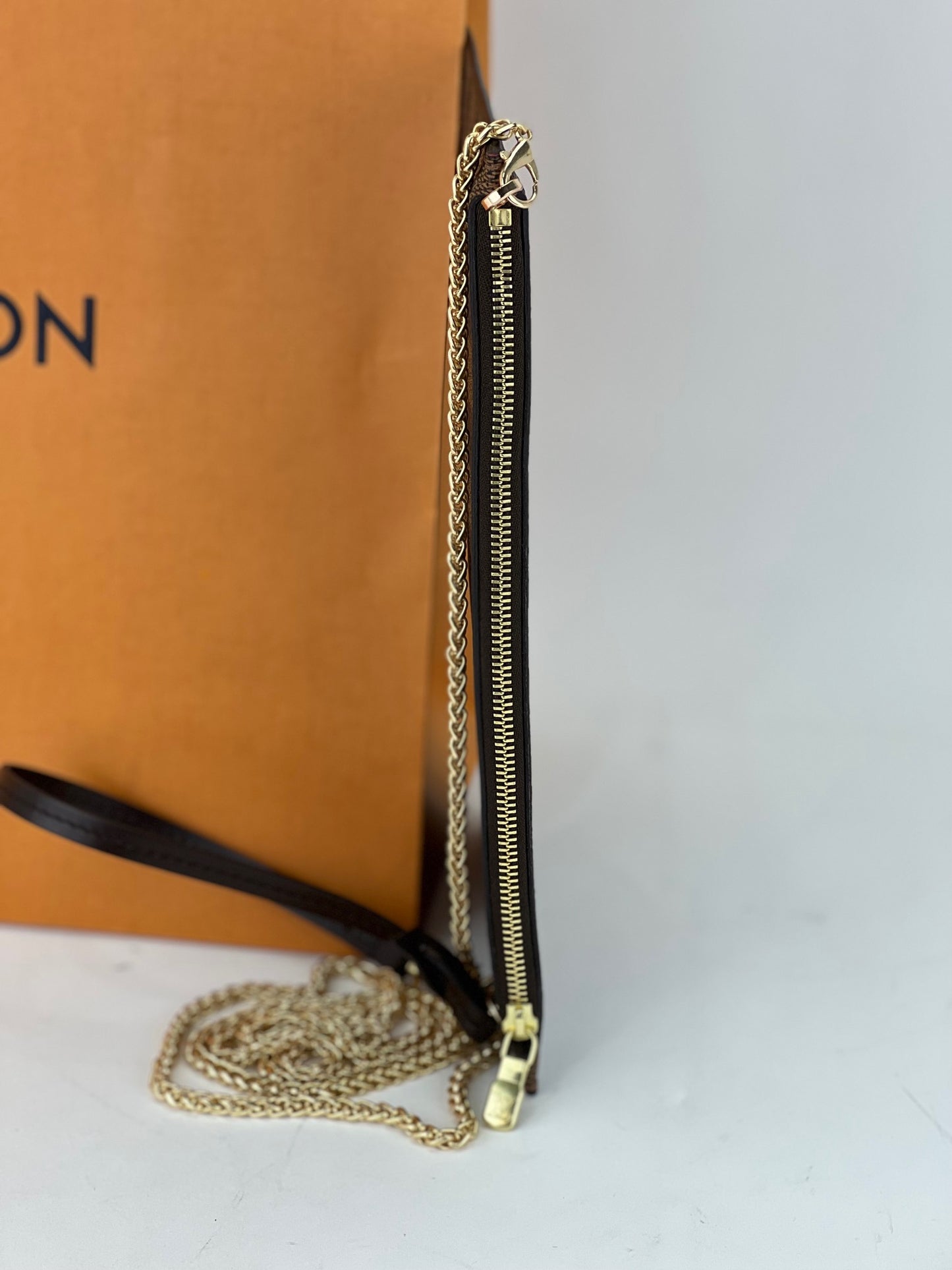 Authentic Louis Vuitton Damier Neverfull Pouch Purse Clutch Bag LV 9406E