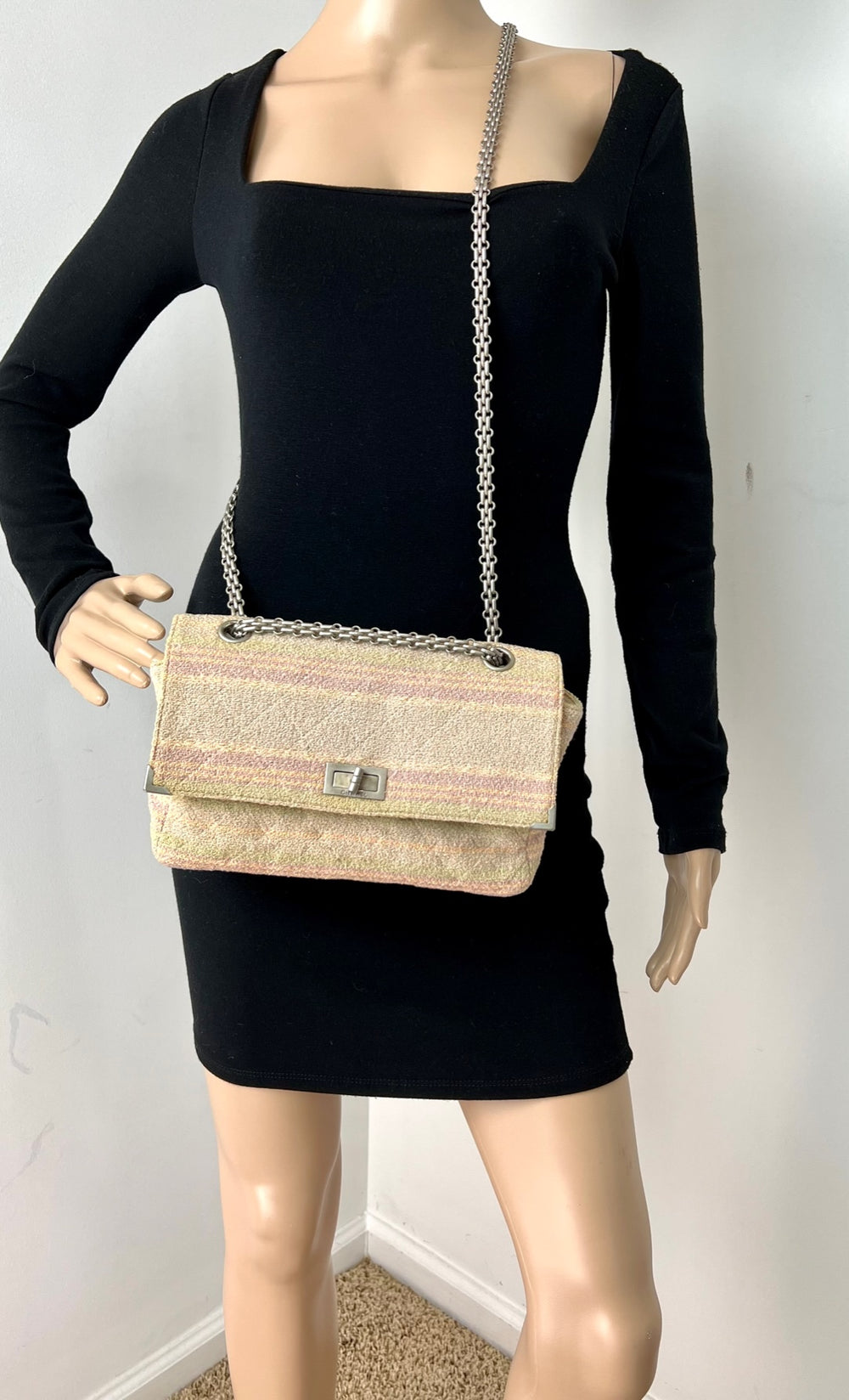 Pre-owned Louis Vuitton Tweed Handbag In Multicolour