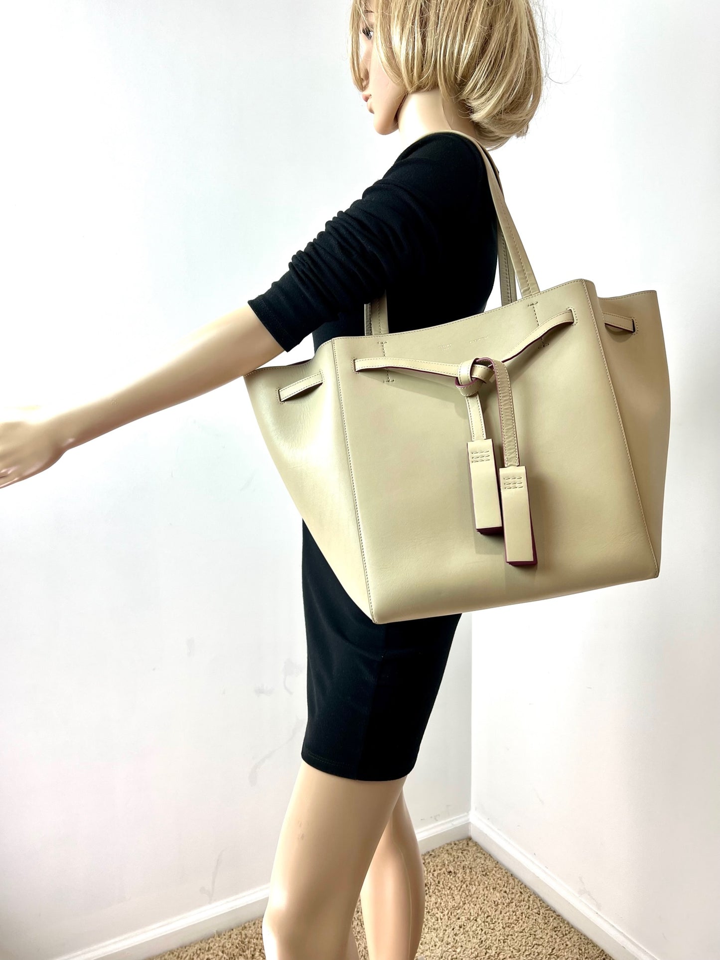 Shop CELINE Cabas Phantom Casual Style Calfskin A4 Leather Office Style  Elegant Style by magokoromax