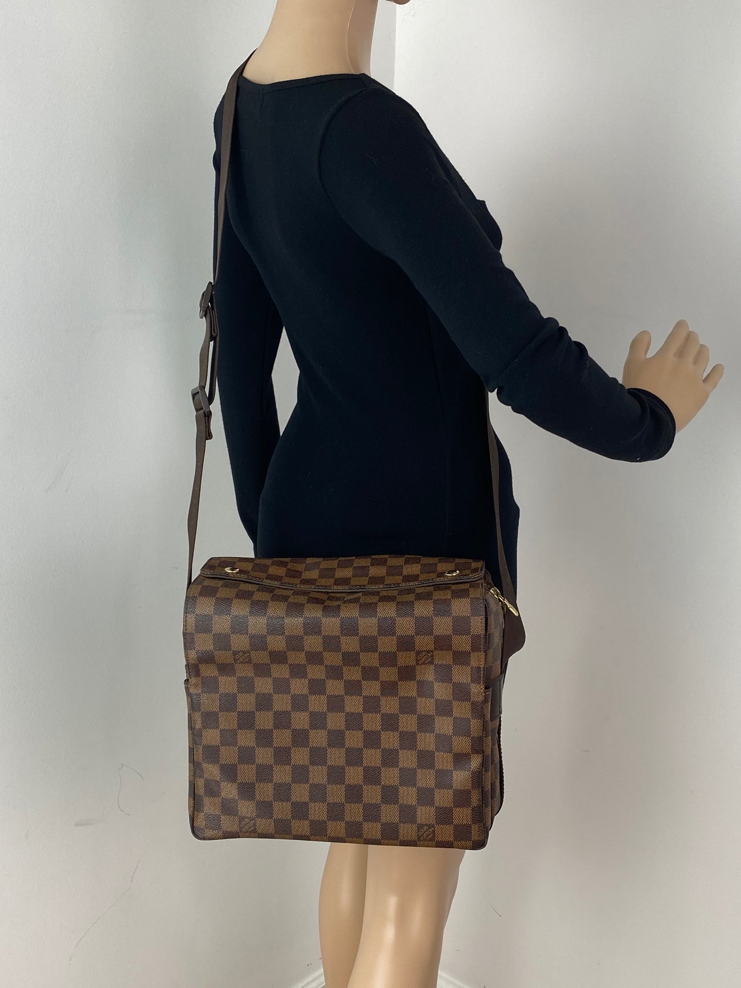Louis Vuitton Damier Ebene Canvas Naviglio Messenger Bag Louis Vuitton
